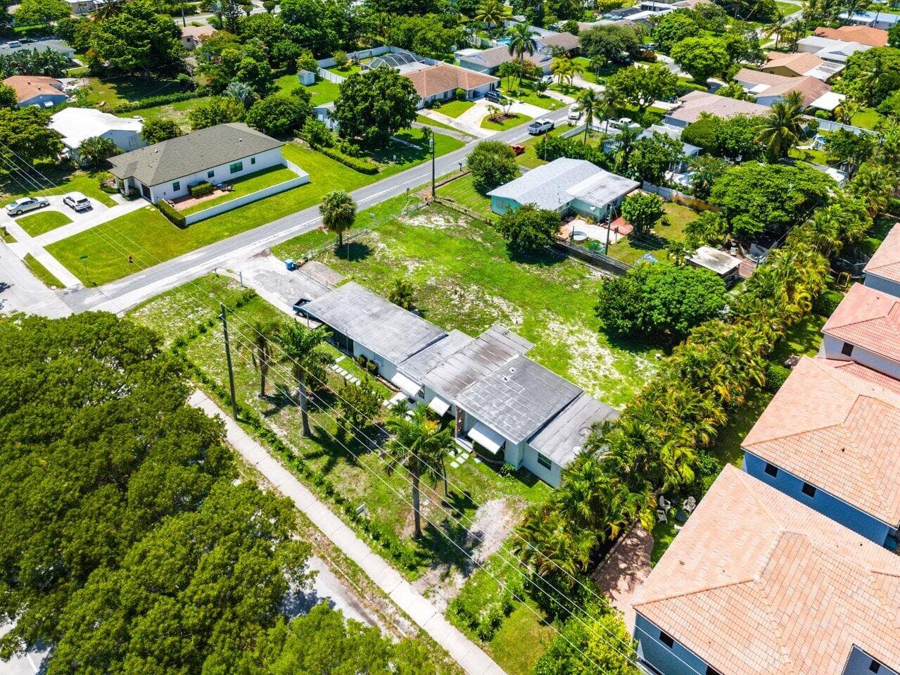 3650 SE 2nd Court, Boynton Beach, FL 33435 — photo 4 of 11