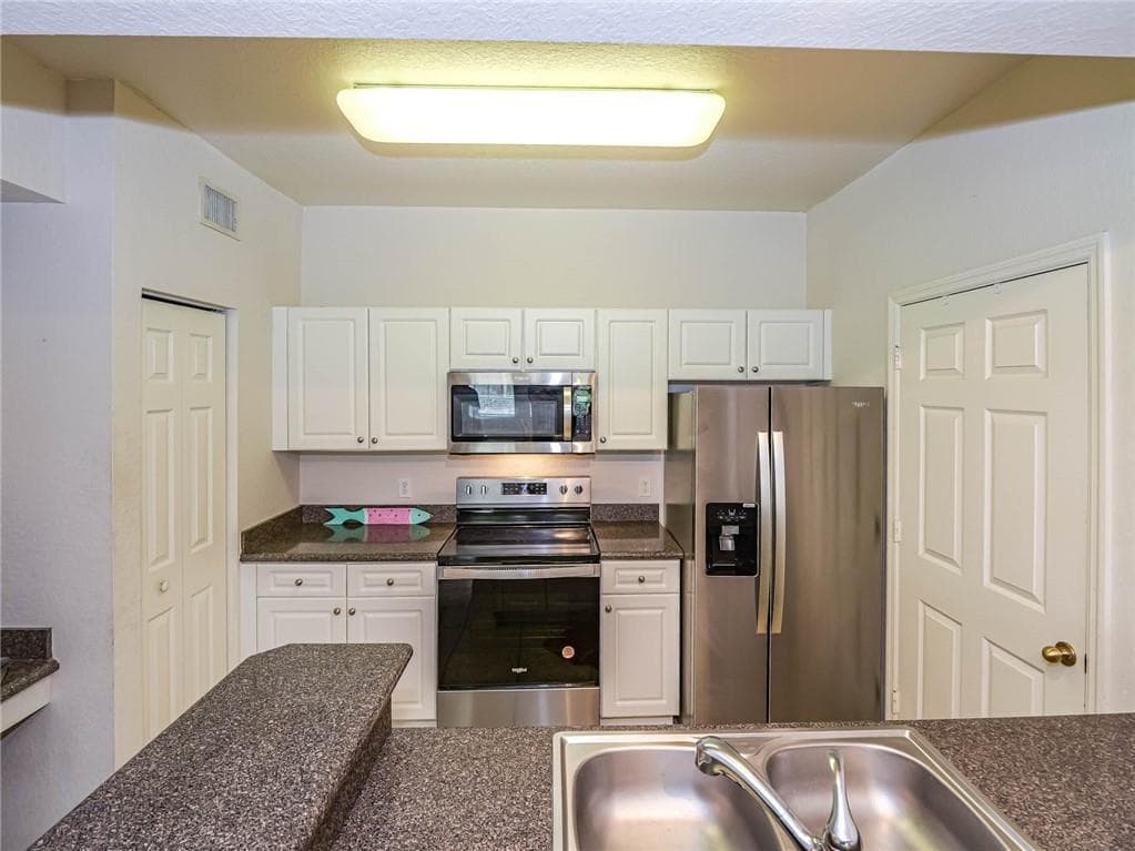 2288 57th Circle 2288, Vero Beach, FL 32966 — photo 10 of 35