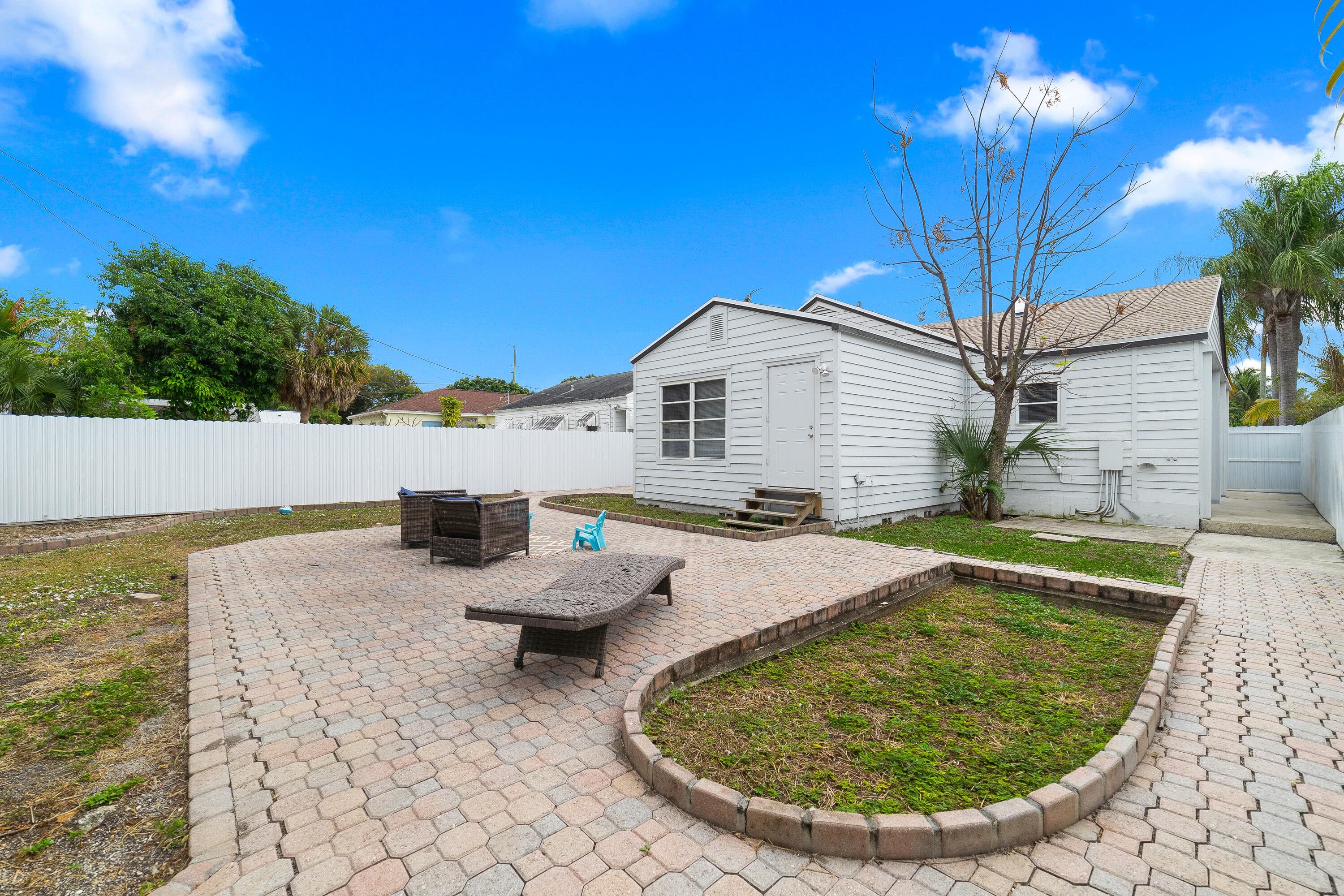 719 Valley Forge Road, West Palm Beach, FL 33405 — photo 23 of 29
