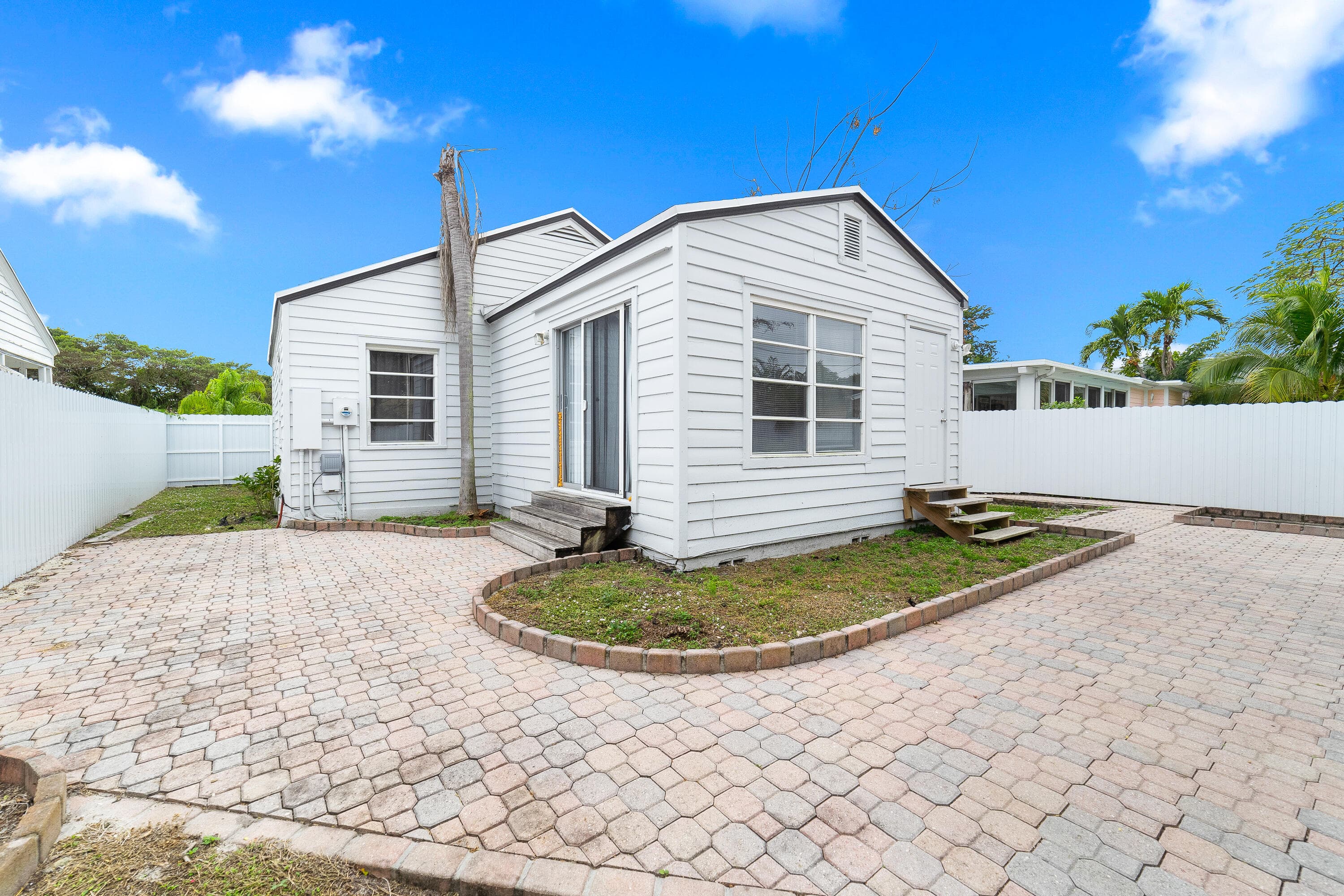 719 Valley Forge Road, West Palm Beach, FL 33405 — photo 24 of 29