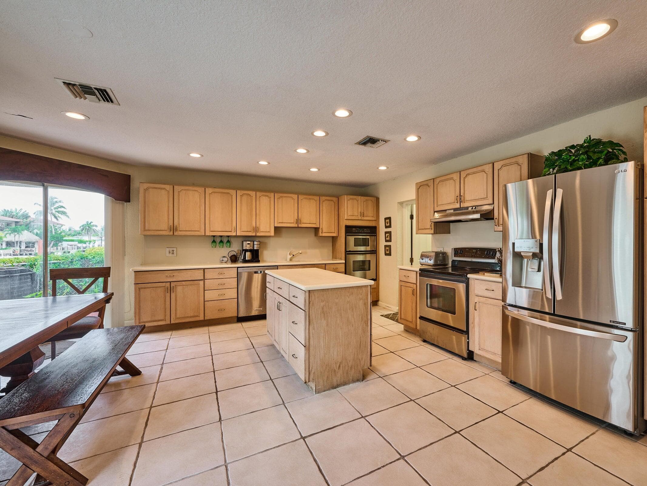 2810 NE 48th Court, Lighthouse Point, FL 33064 — photo 14 of 17