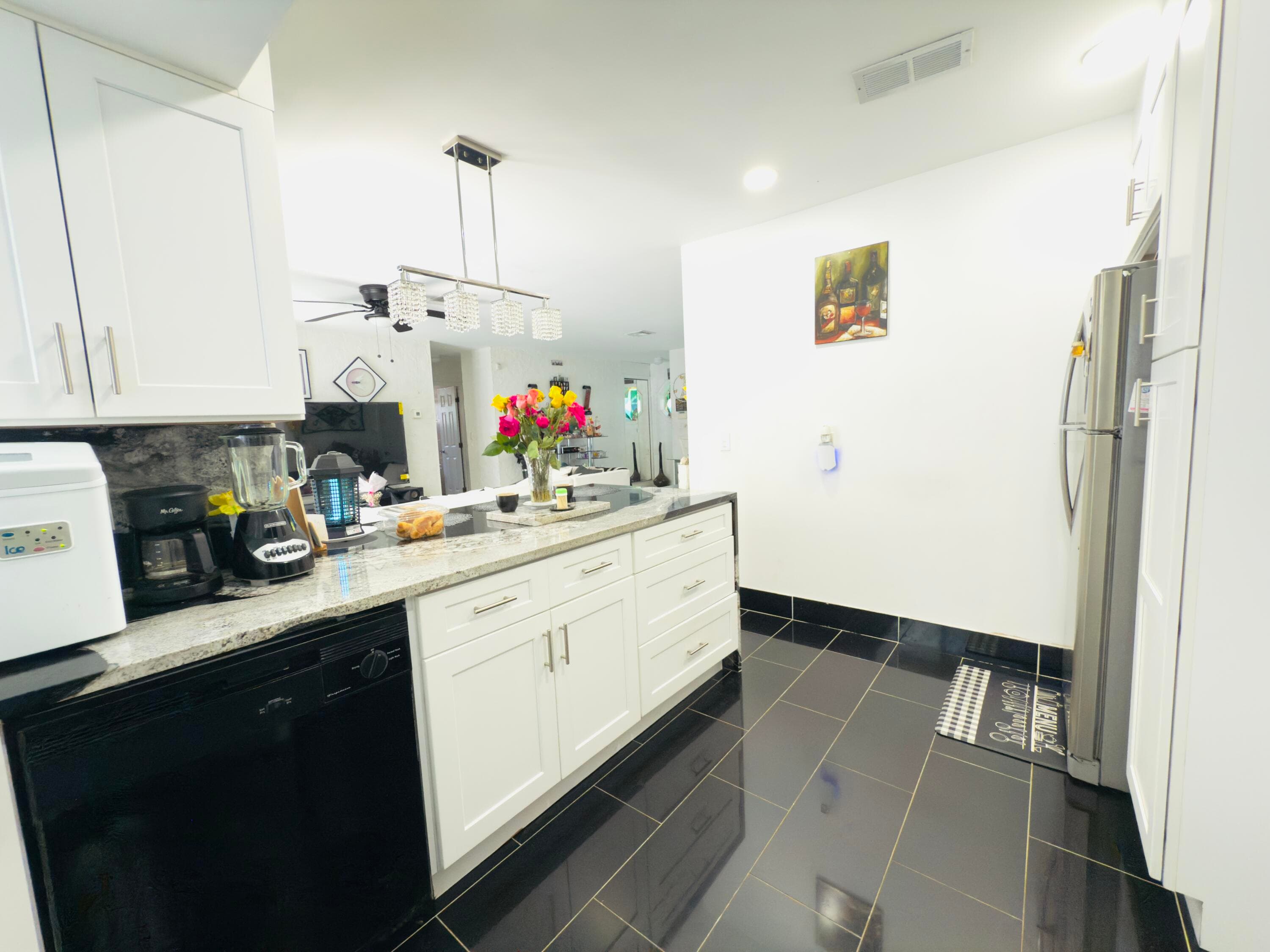 230 NE 25th Street, Pompano Beach, FL 33064 — photo 13 of 66