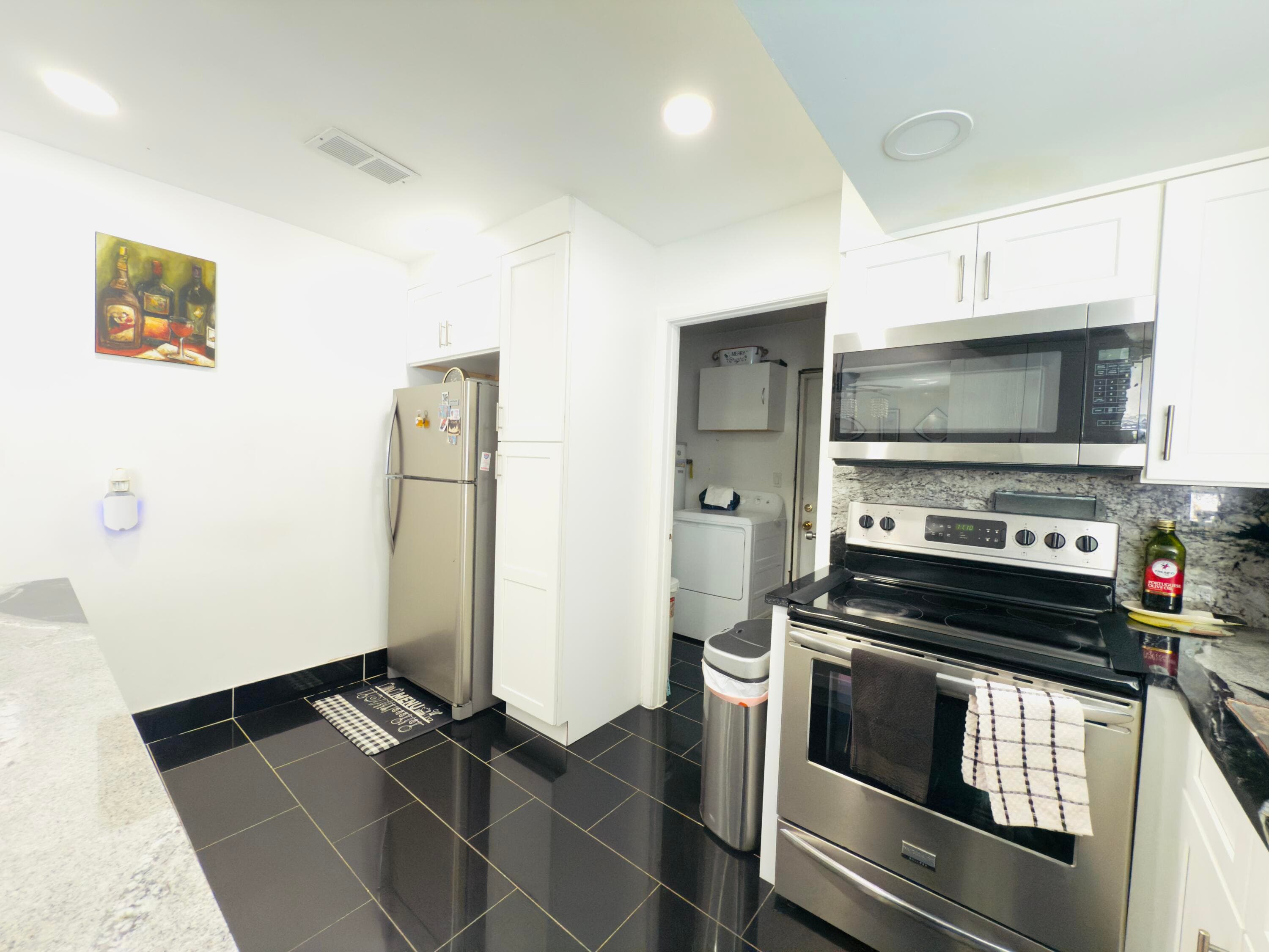 230 NE 25th Street, Pompano Beach, FL 33064 — photo 16 of 66