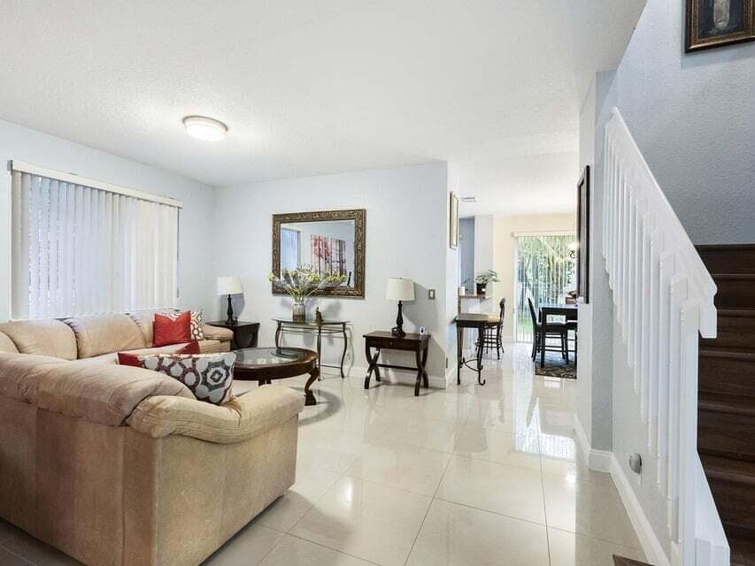 846 Gazetta Way, West Palm Beach, FL 33413 — photo 7 of 43