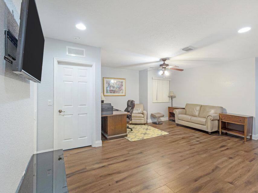 846 Gazetta Way, West Palm Beach, FL 33413 — photo 18 of 43