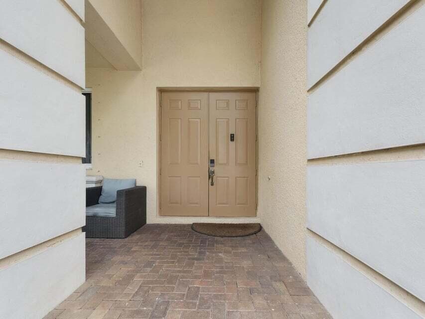 846 Gazetta Way, West Palm Beach, FL 33413 — photo 3 of 43