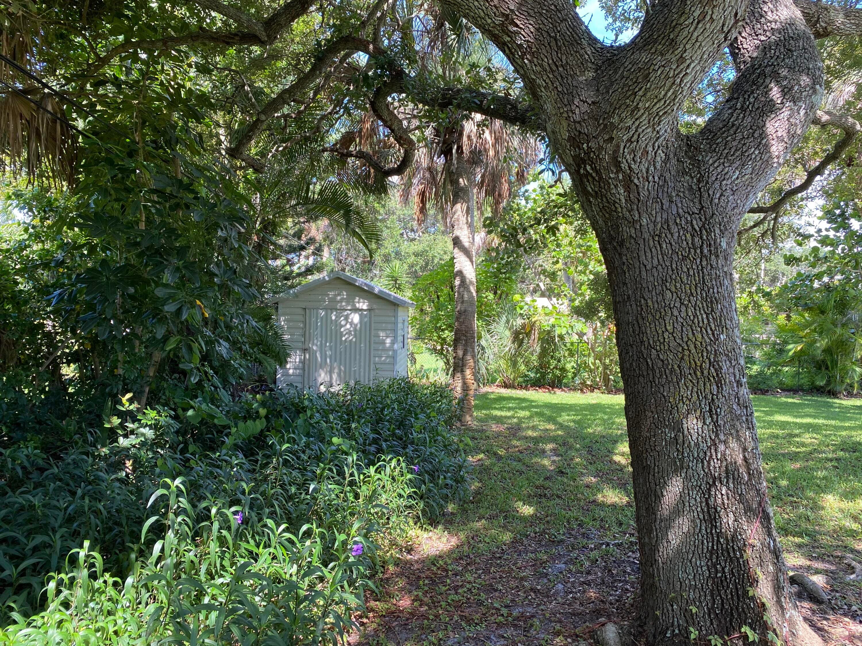 956 Tulip Lane, Vero Beach, FL 32963 — photo 34 of 52