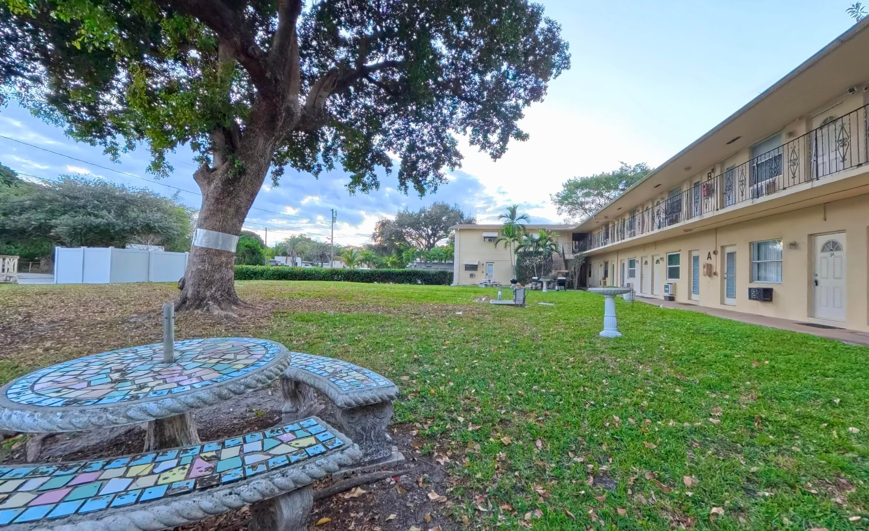 2621 Grant Street 10a, Hollywood, FL 33020 — photo 3 of 23