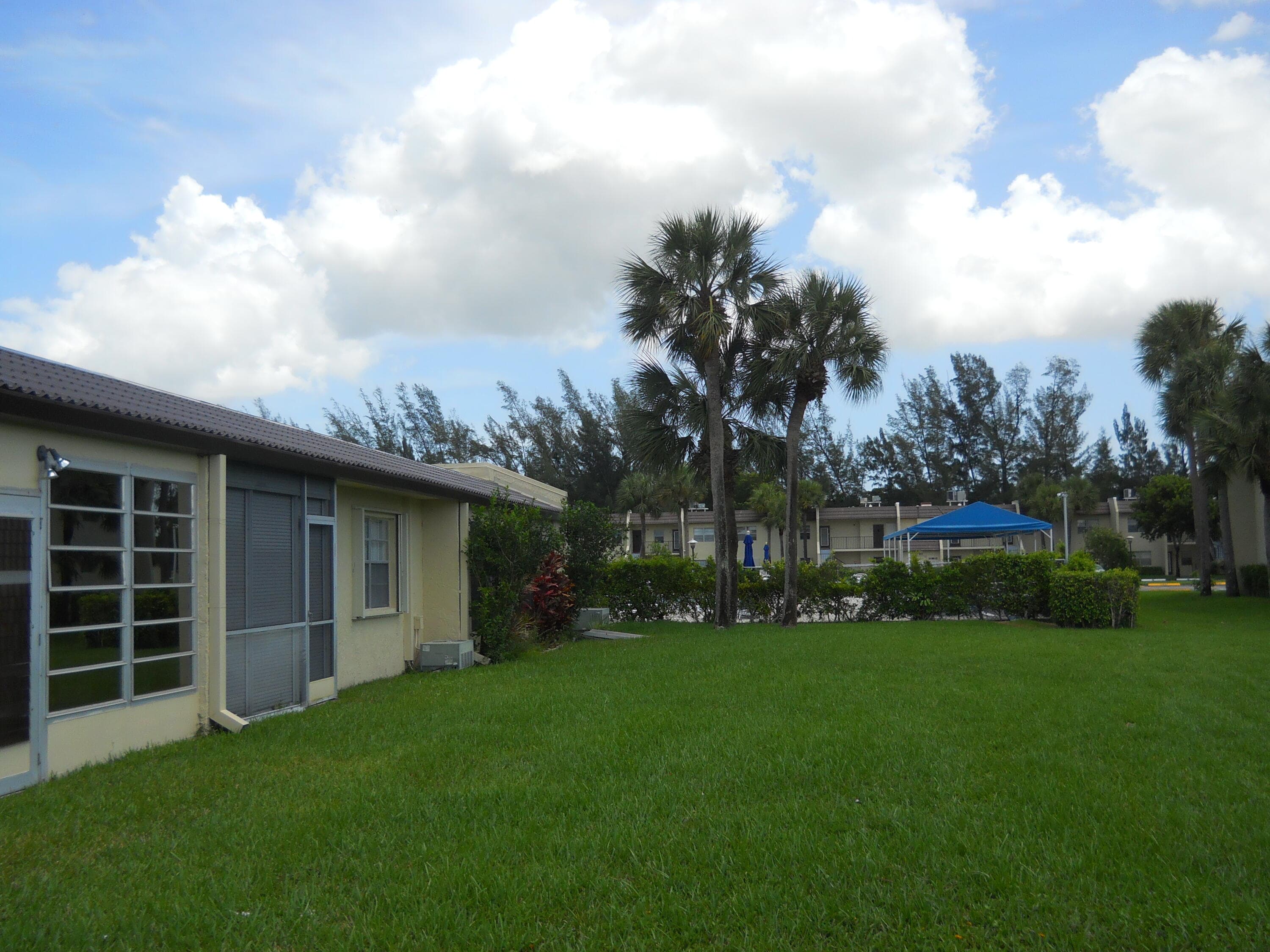166 Lake Meryl Drive 166, West Palm Beach, FL 33411 — photo 5 of 28