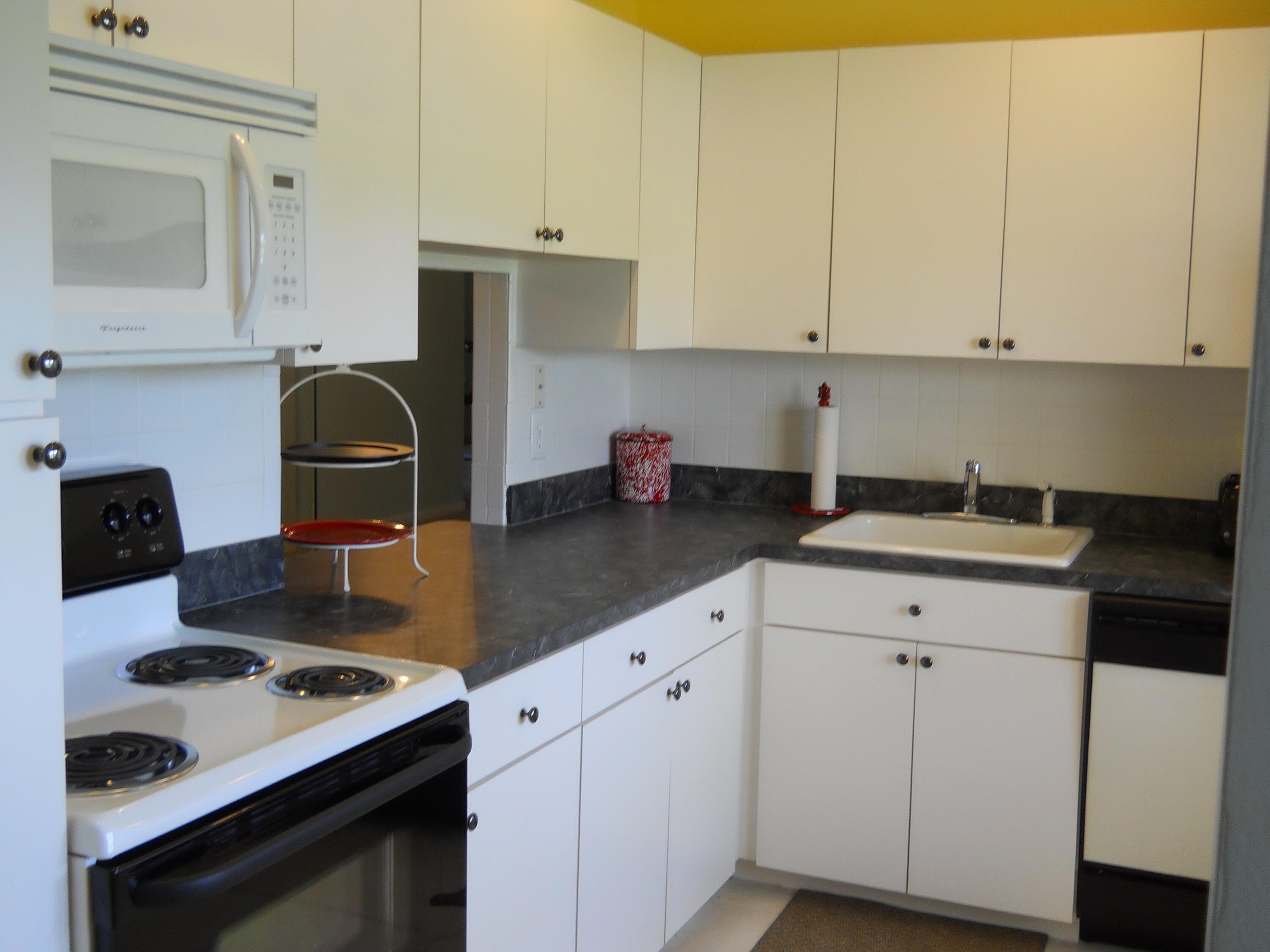 166 Lake Meryl Drive 166, West Palm Beach, FL 33411 — photo 11 of 28