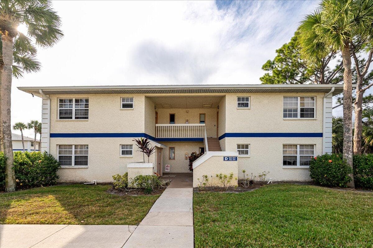 1506 SE Royal Green Circle 204, Port St. Lucie, FL 34952 — photo 9 of 42