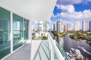 400 Sunny Isles Boulevard 1022, Sunny Isles Beach, FL 33160 — photo 4 of 33