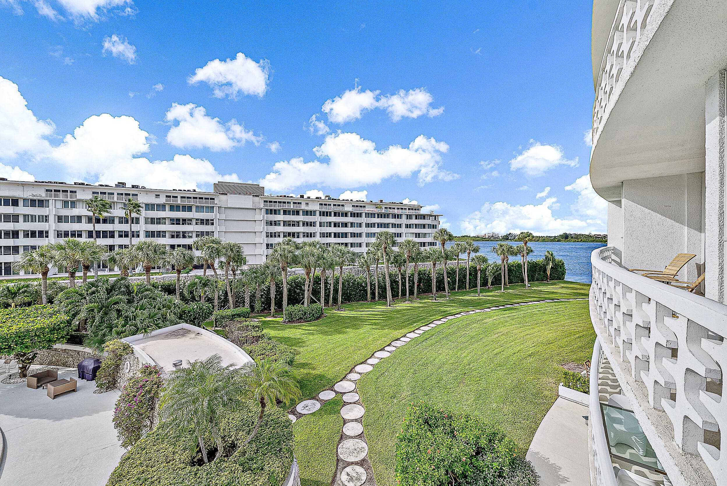 2760 S Ocean Boulevard 310, Palm Beach, FL 33480 — photo 2 of 29