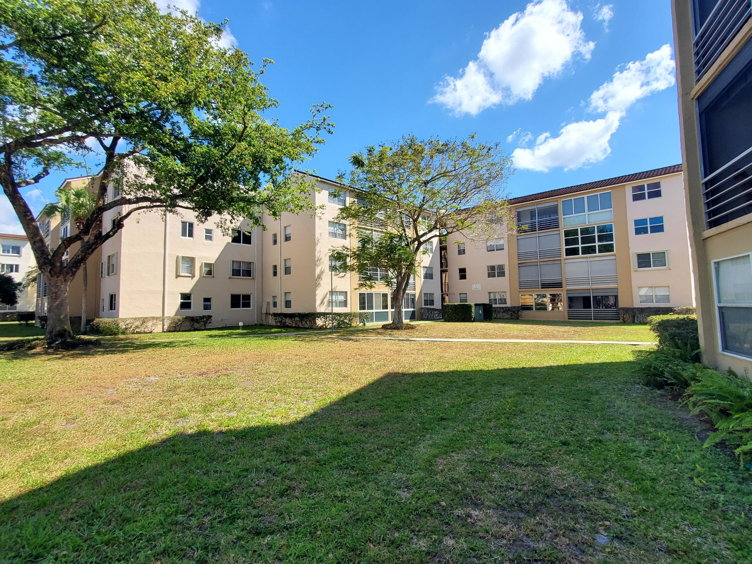 2811 Somerset Drive 404, Lauderdale Lakes, FL 33311 — photo 2 of 24