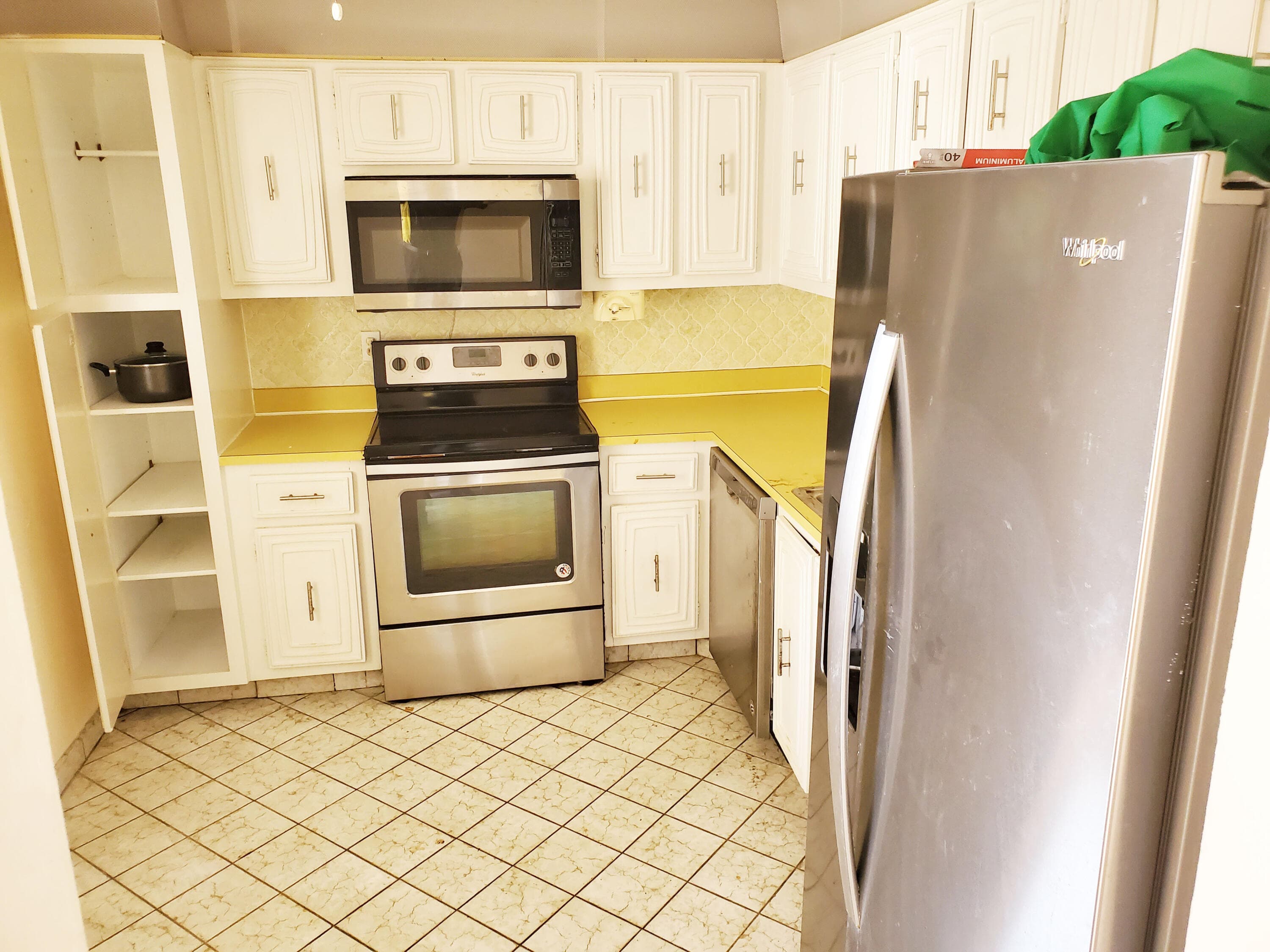 2811 Somerset Drive 404, Lauderdale Lakes, FL 33311 — photo 5 of 24
