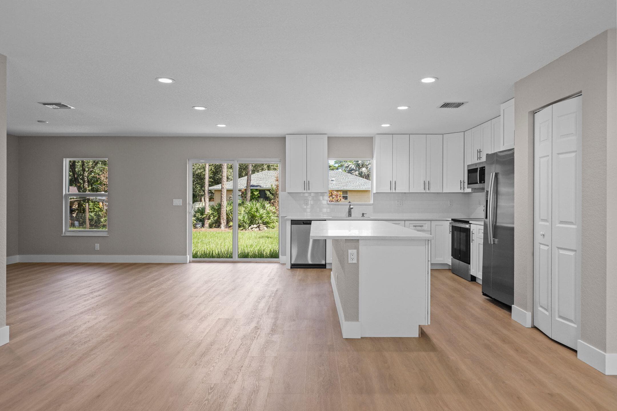 4611 Sunset Boulevard, Fort Pierce, FL 34982 — photo 8 of 28