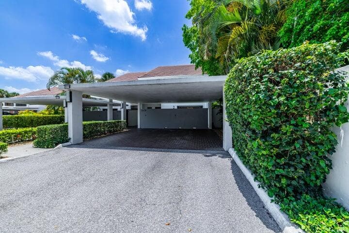 2517 Presidential Way B, West Palm Beach, FL 33401 — photo 35 of 45
