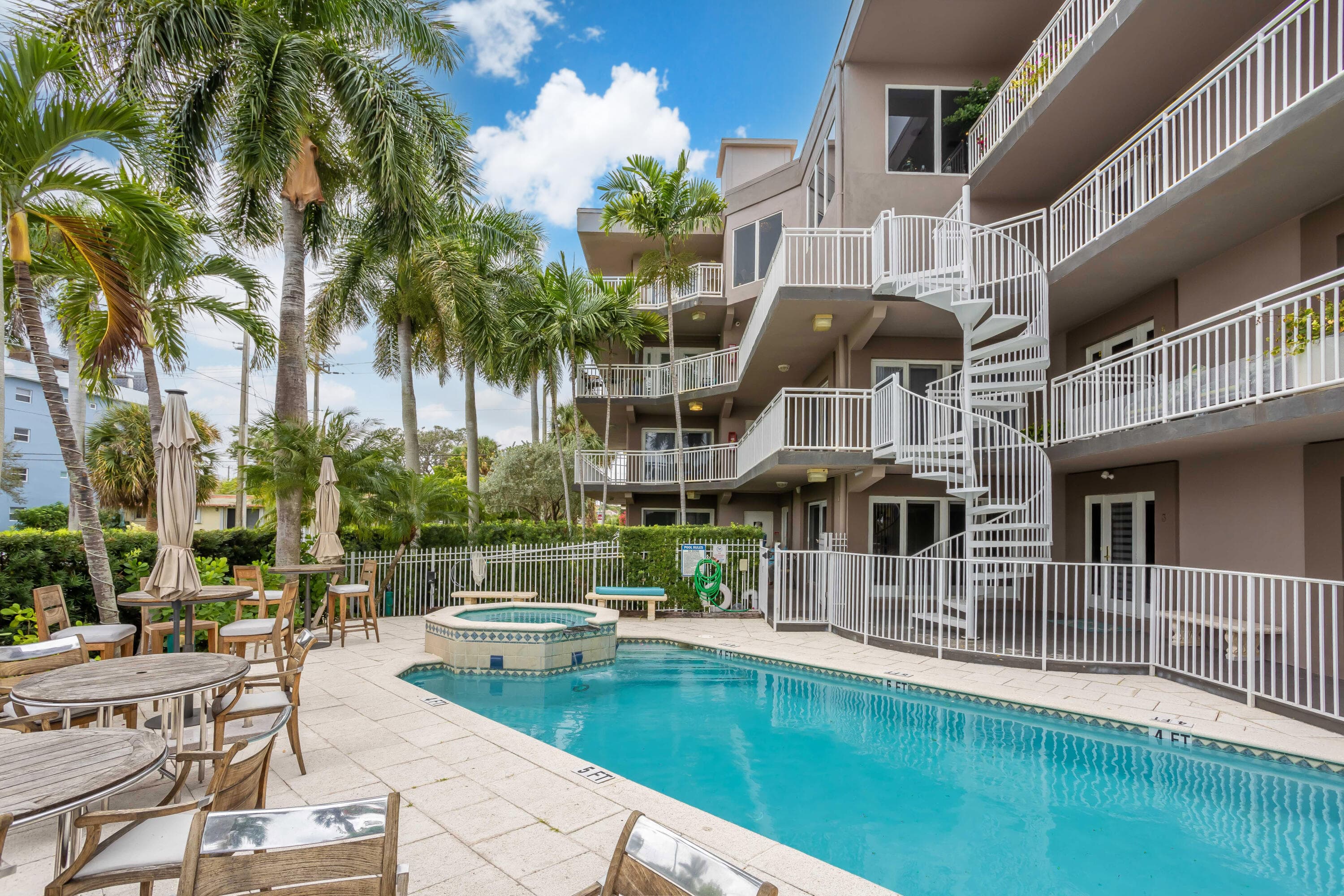 129 S Golfview Road 2, Lake Worth Beach, FL 33460 — photo 3 of 34