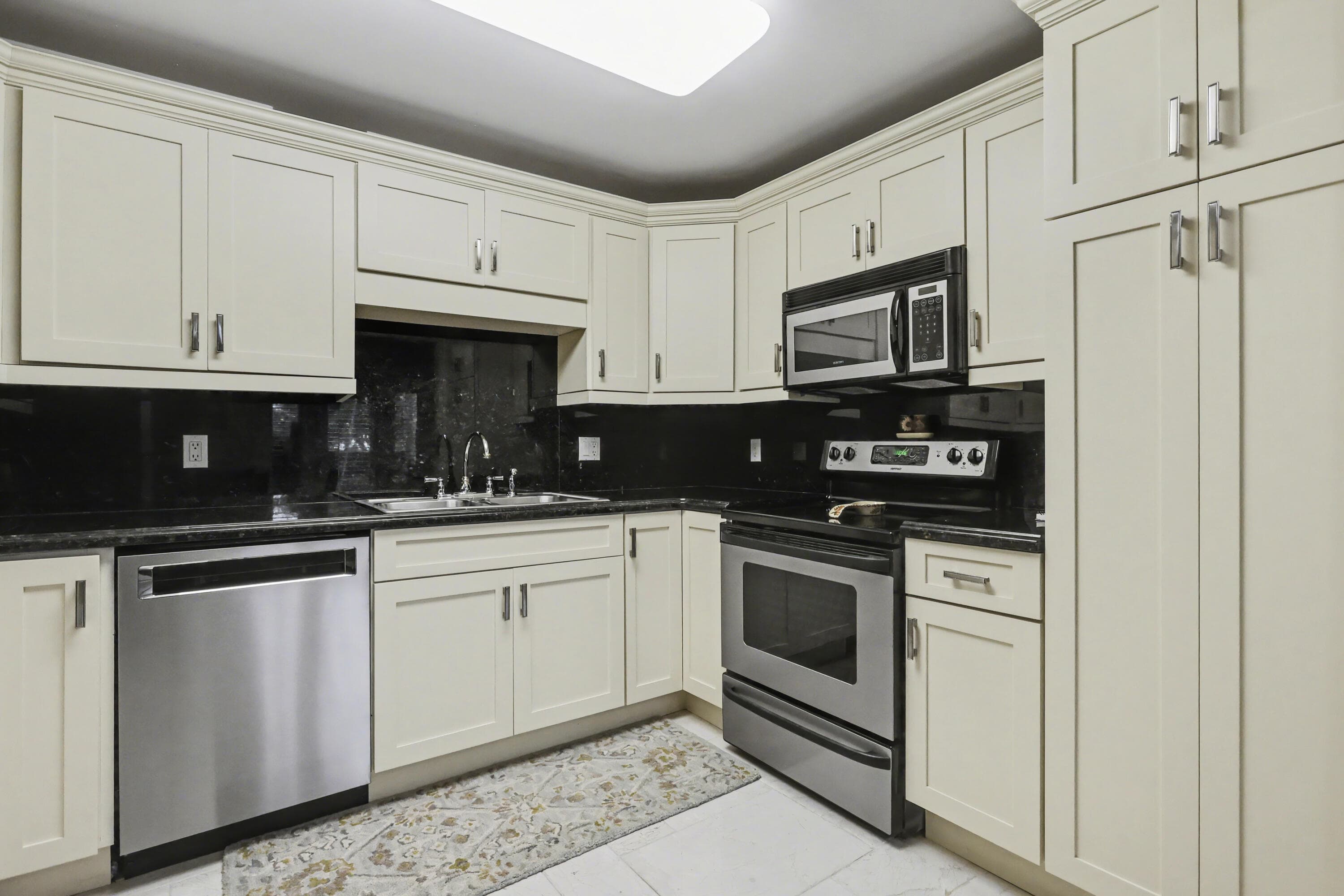 129 S Golfview Road 2, Lake Worth Beach, FL 33460 — photo 15 of 34