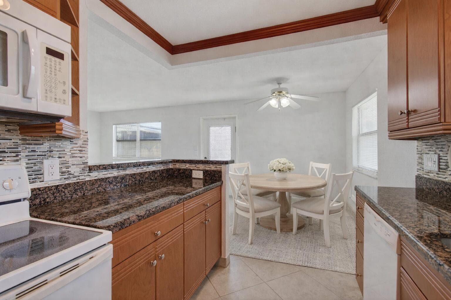228 Brittany E, Delray Beach, FL 33446 — photo 8 of 36