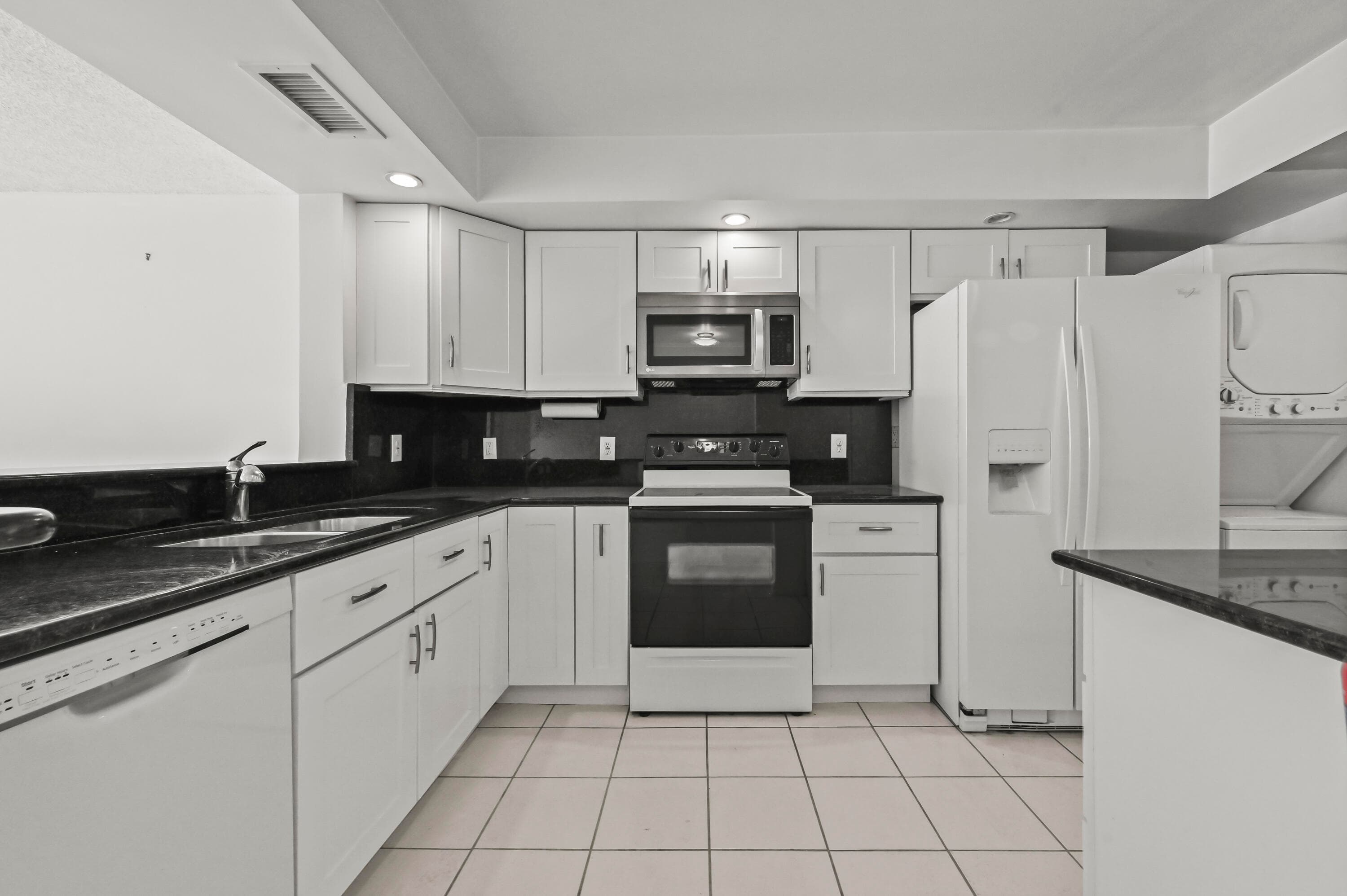 3581 S Ocean Boulevard 2d, South Palm Beach, FL 33480 — photo 5 of 35