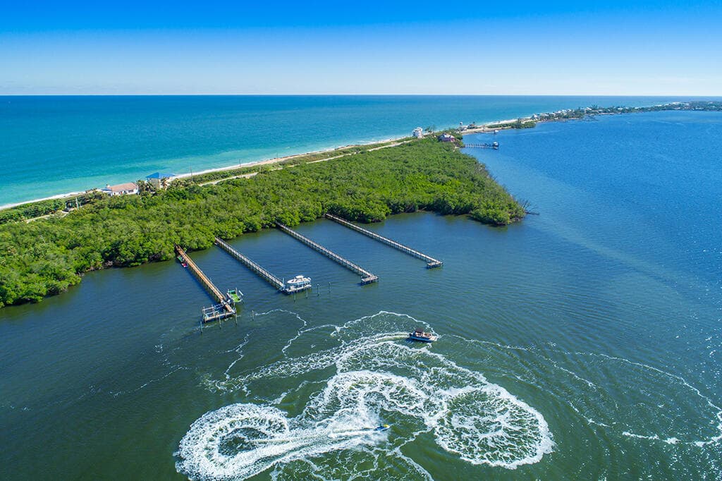 23 NE Macarthur Boulevard, Stuart, FL 34996 — photo 14 of 116