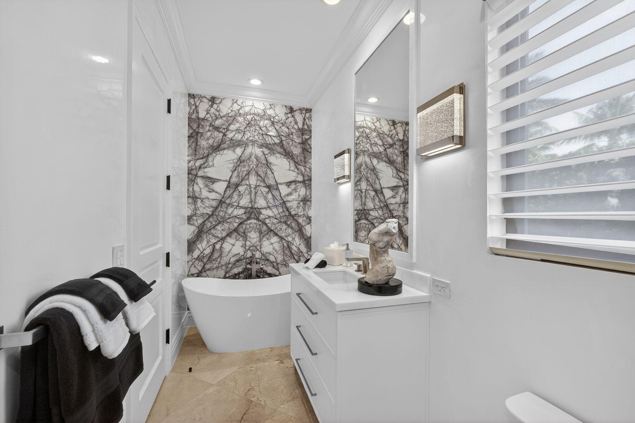 213 Via Palacio, Palm Beach Gardens, FL 33418 — photo 75 of 159