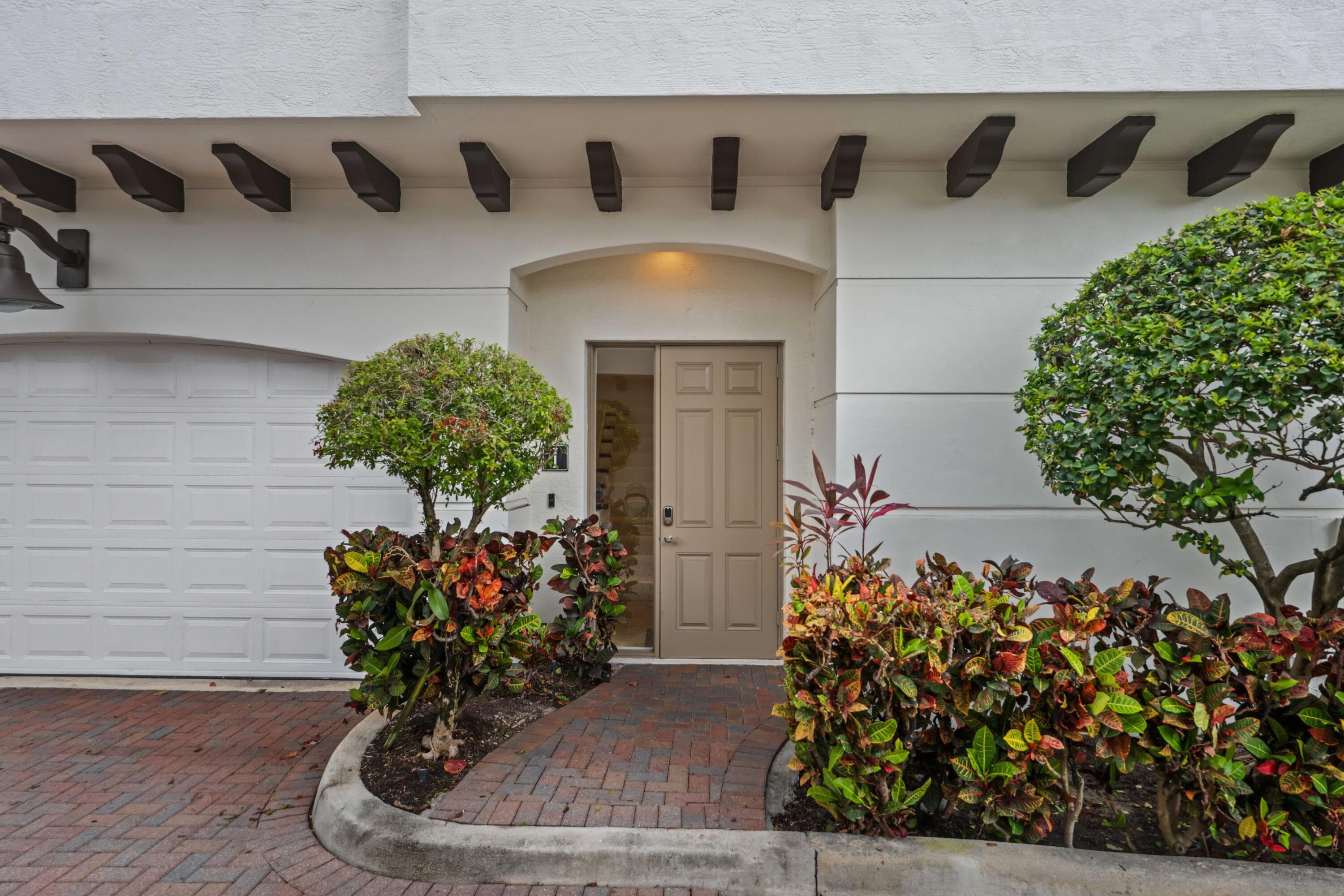 285 SE 6th Avenue I, Delray Beach, FL 33483 — photo 3 of 47