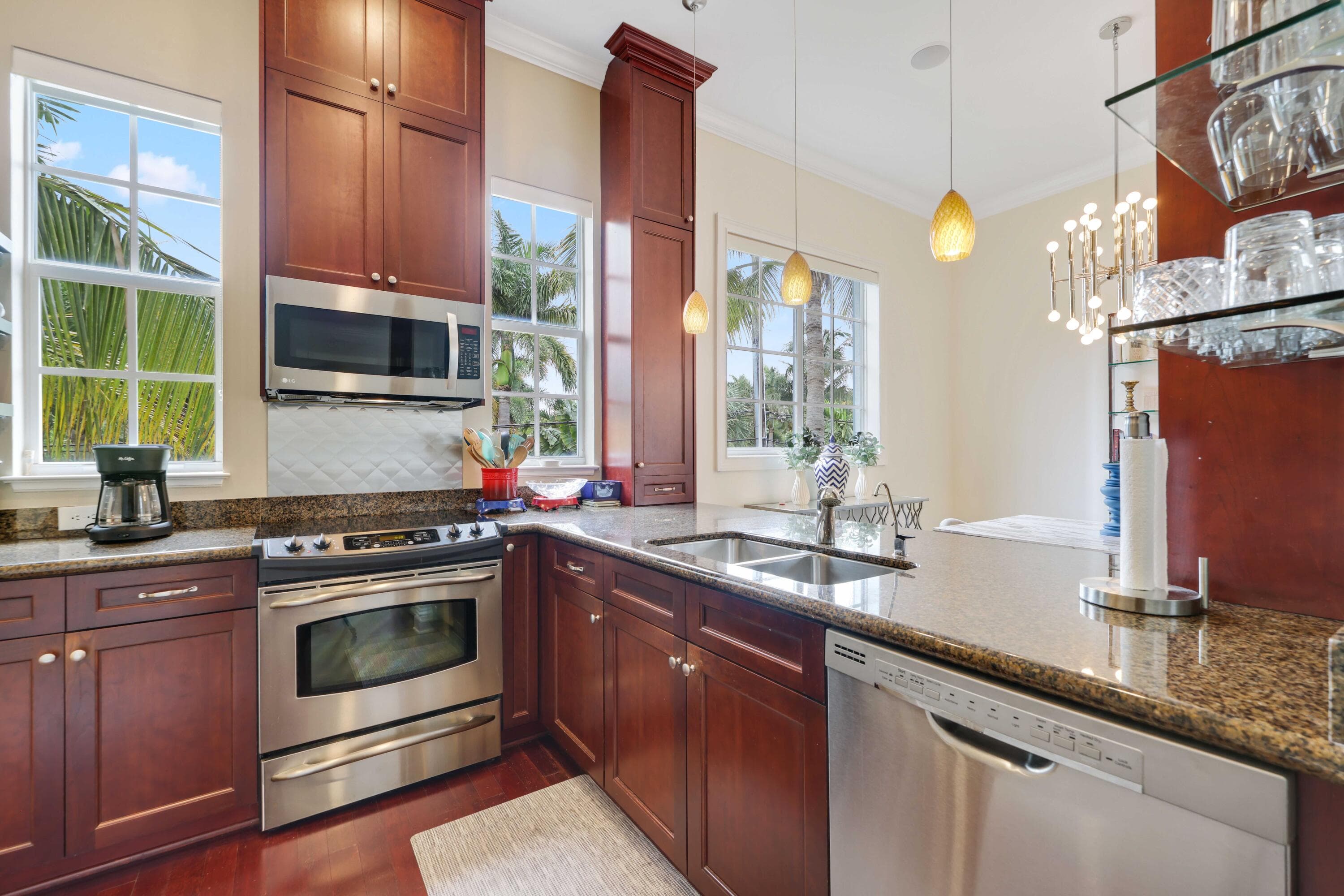 285 SE 6th Avenue I, Delray Beach, FL 33483 — photo 17 of 47