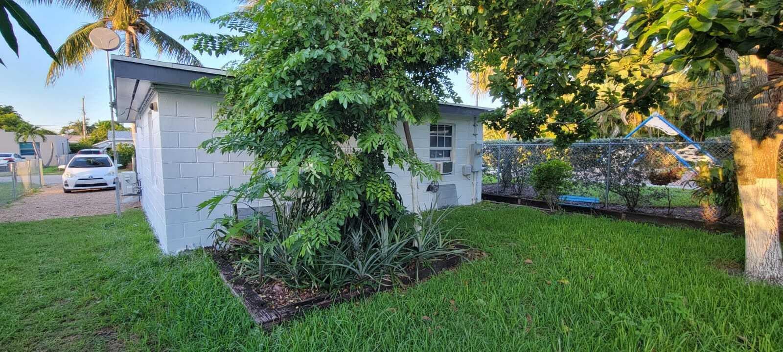 1078 Peak Road, Lake Worth, FL 33462 — photo 3 of 13