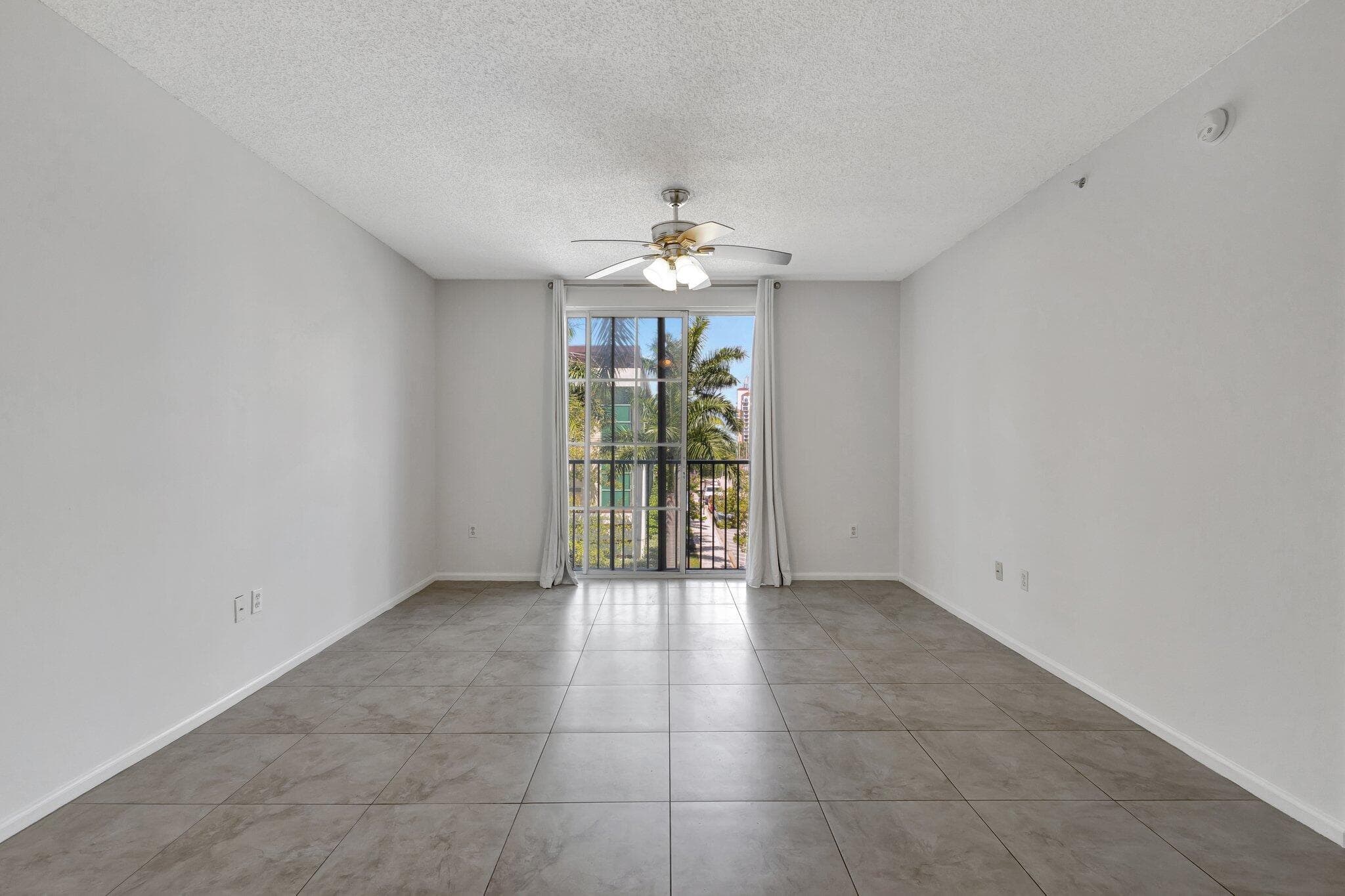 720 S Sapodilla Avenue 303, West Palm Beach, FL 33401 — photo 10 of 34