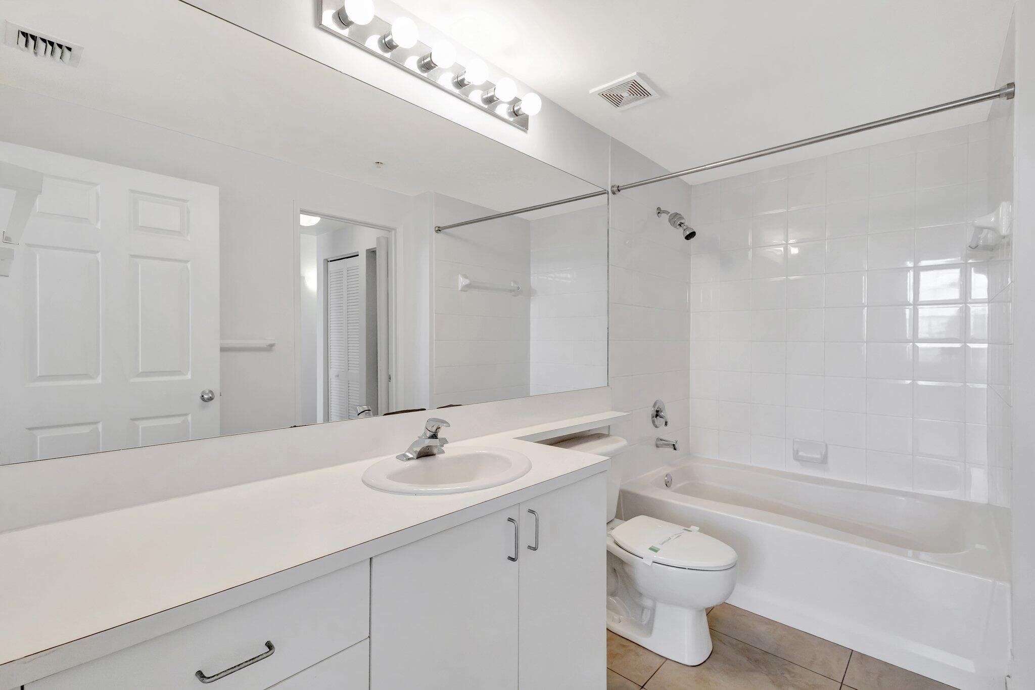 720 S Sapodilla Avenue 303, West Palm Beach, FL 33401 — photo 15 of 34