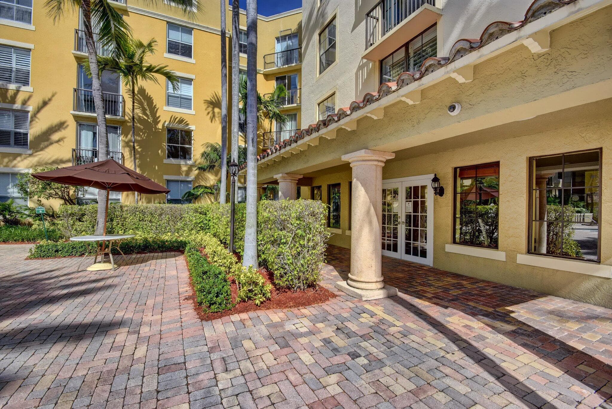 720 S Sapodilla Avenue 303, West Palm Beach, FL 33401 — photo 21 of 34