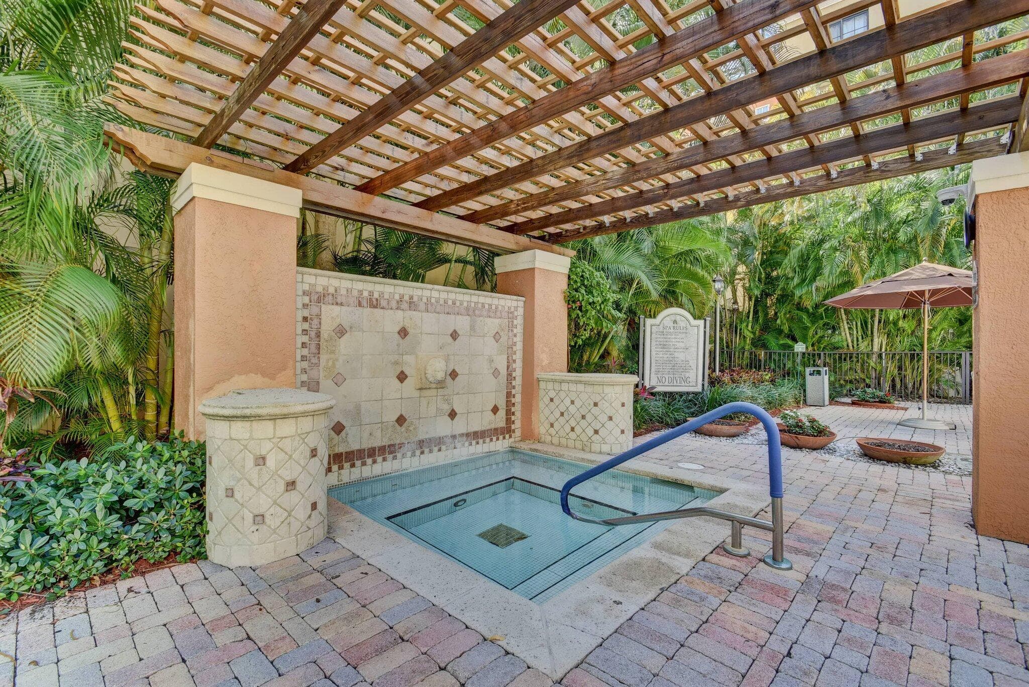 720 S Sapodilla Avenue 303, West Palm Beach, FL 33401 — photo 24 of 34