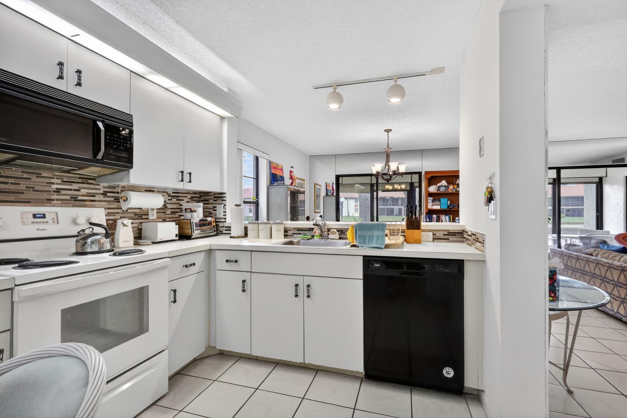 10215 N Circle Lake Drive 101, Boynton Beach, FL 33437 — photo 8 of 57