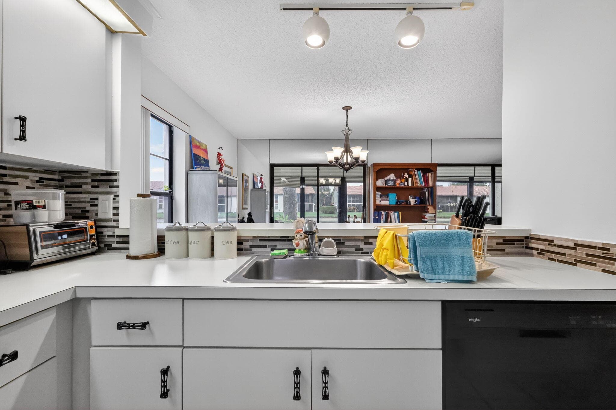 10215 N Circle Lake Drive 101, Boynton Beach, FL 33437 — photo 10 of 57
