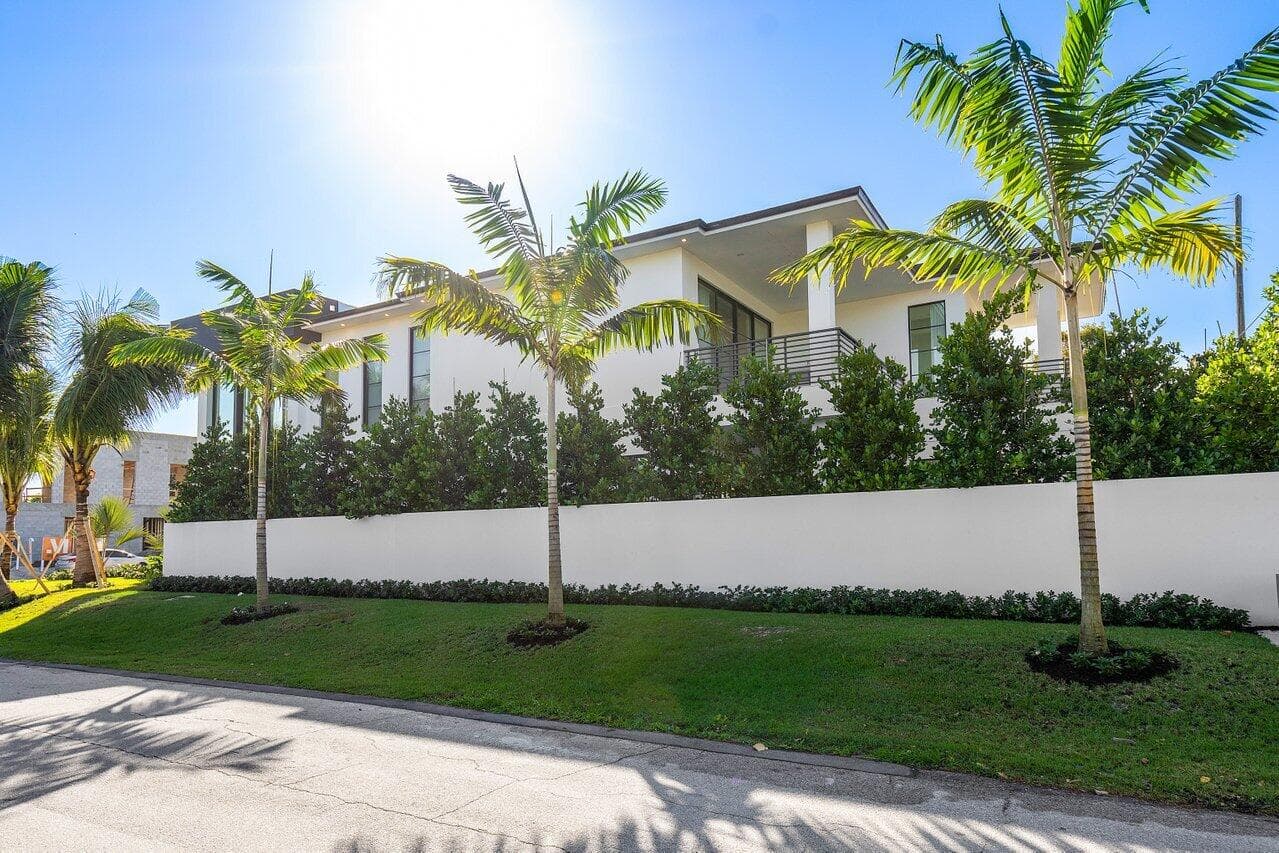 1212 NE 8th Avenue NE, Delray Beach, FL 33483 — photo 3 of 58
