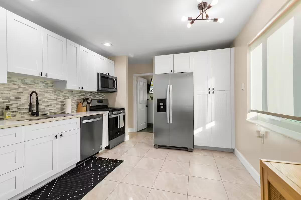 610 N D Street, Lake Worth Beach, FL 33460 — photo 8 of 15