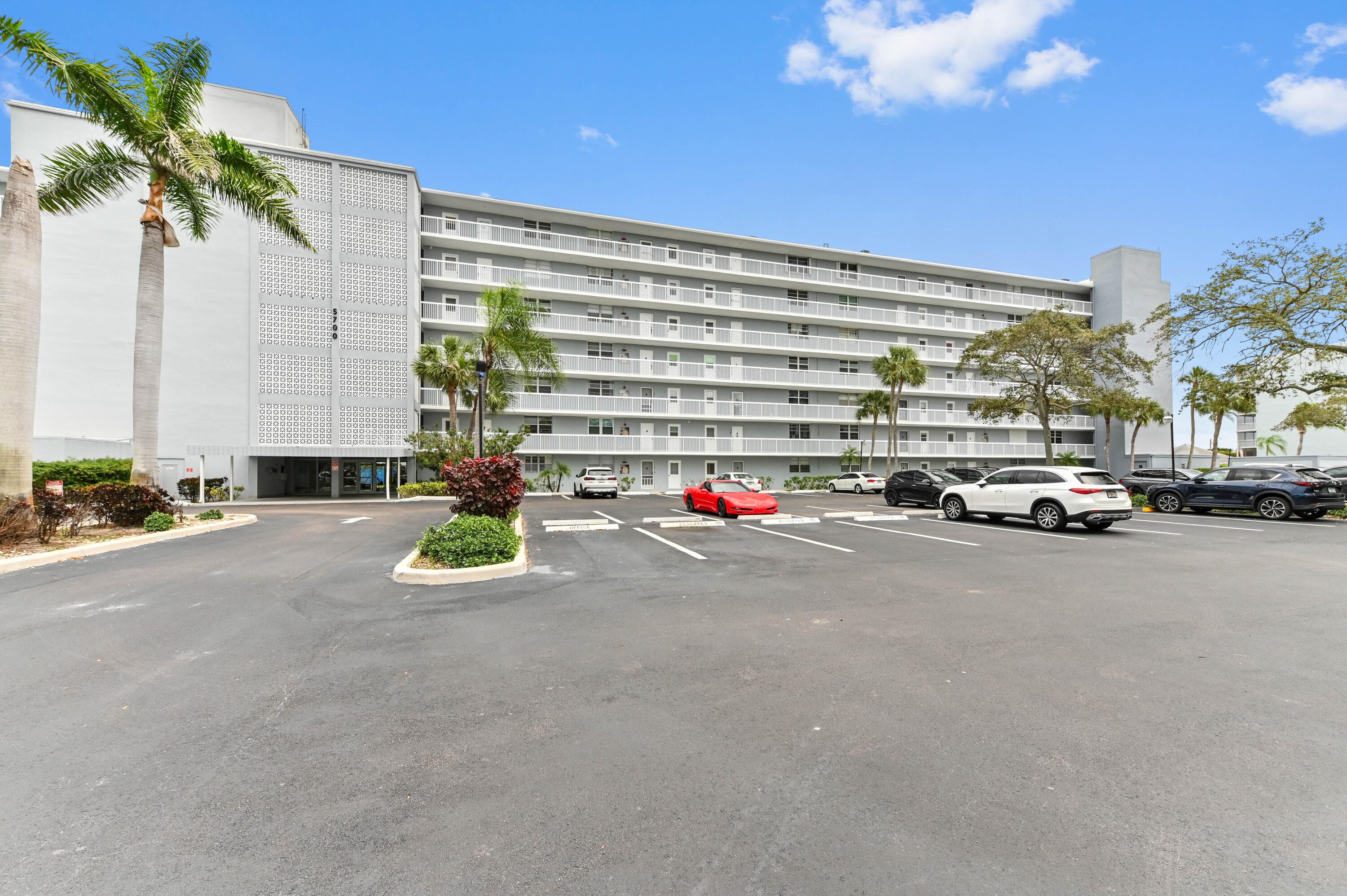 5700 NW 2nd Avenue 211, Boca Raton, FL 33487 — photo 2 of 29