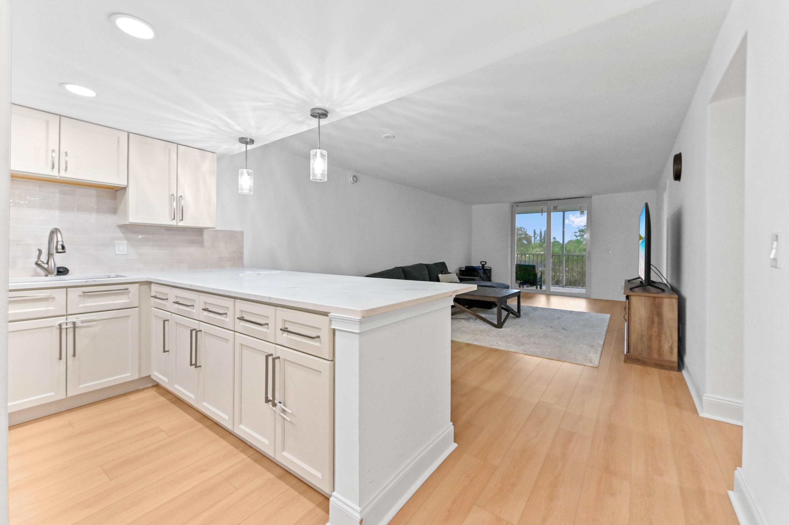 5700 NW 2nd Avenue 211, Boca Raton, FL 33487 — photo 4 of 29