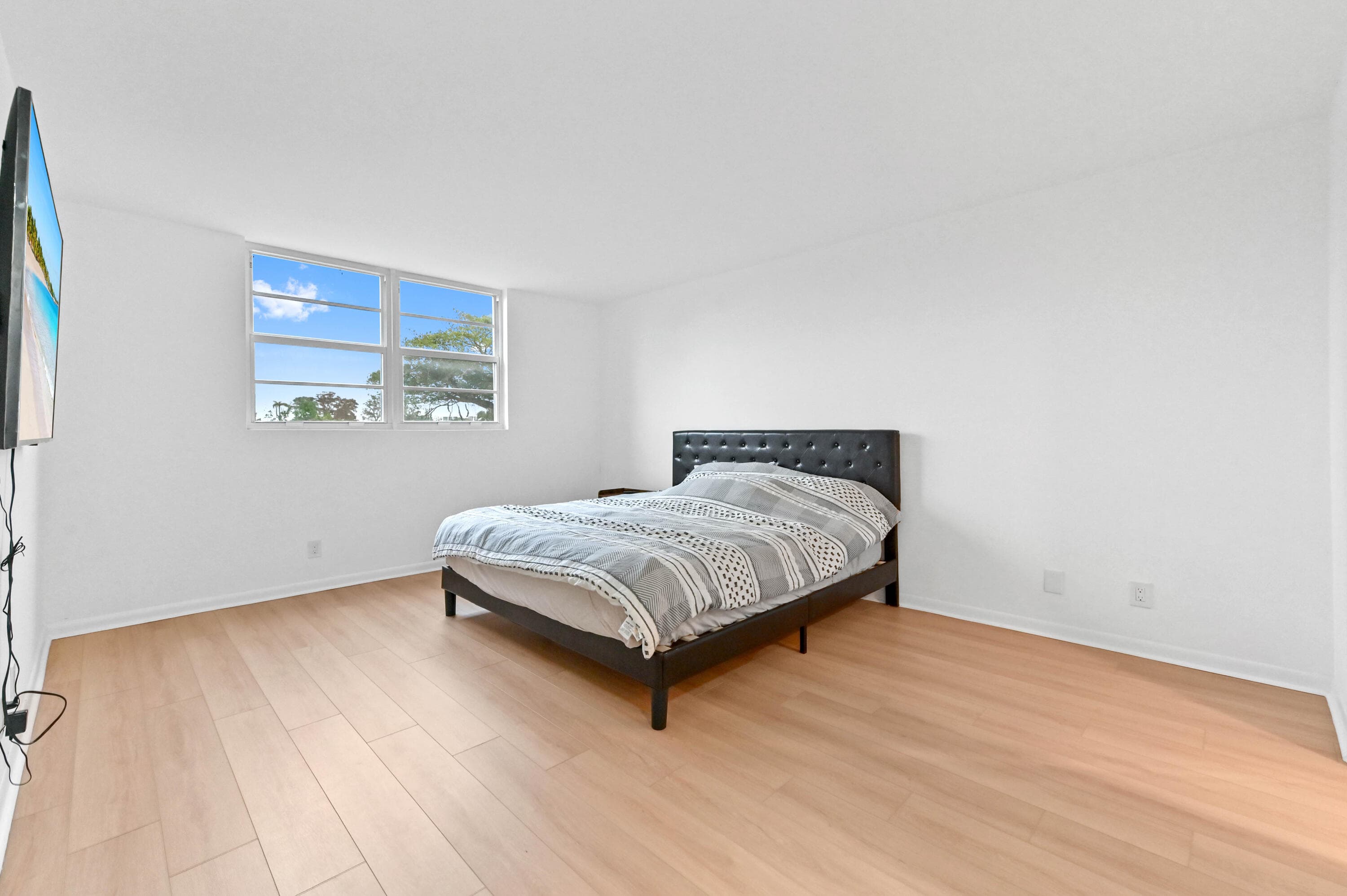 5700 NW 2nd Avenue 211, Boca Raton, FL 33487 — photo 17 of 29