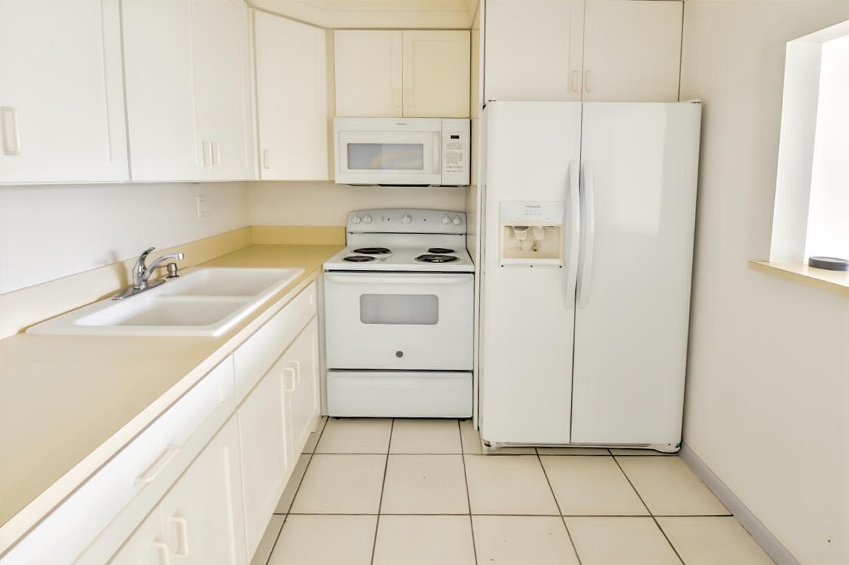 164 Andover G, West Palm Beach, FL 33417 — photo 1 of 16