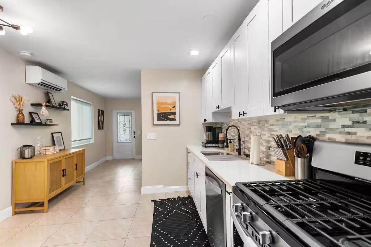 610 N D Street, Lake Worth Beach, FL 33460 — photo 8 of 15