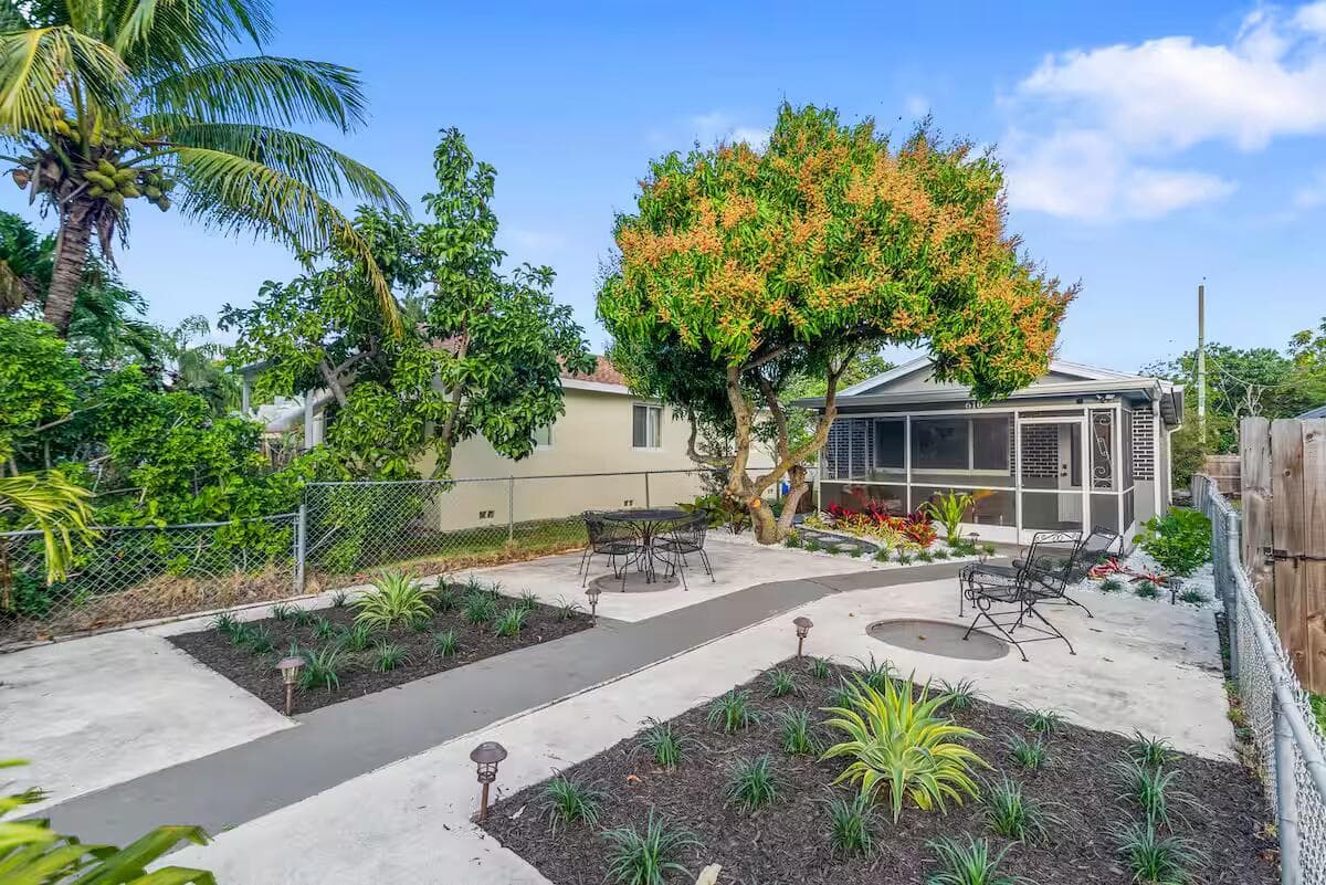 610 N D Street, Lake Worth Beach, FL 33460 — photo 1 of 15