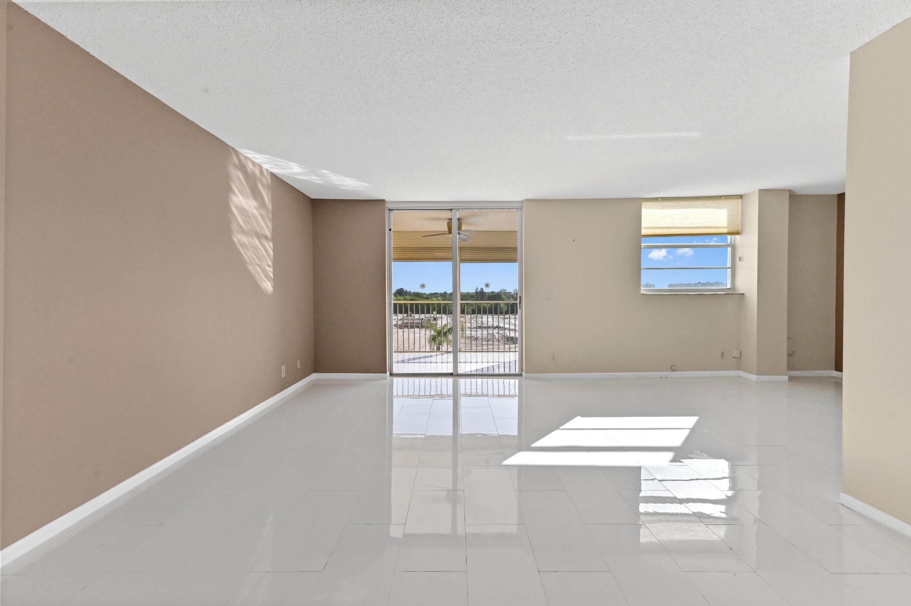 5700 NW 2nd Avenue 503, Boca Raton, FL 33487 — photo 6 of 37
