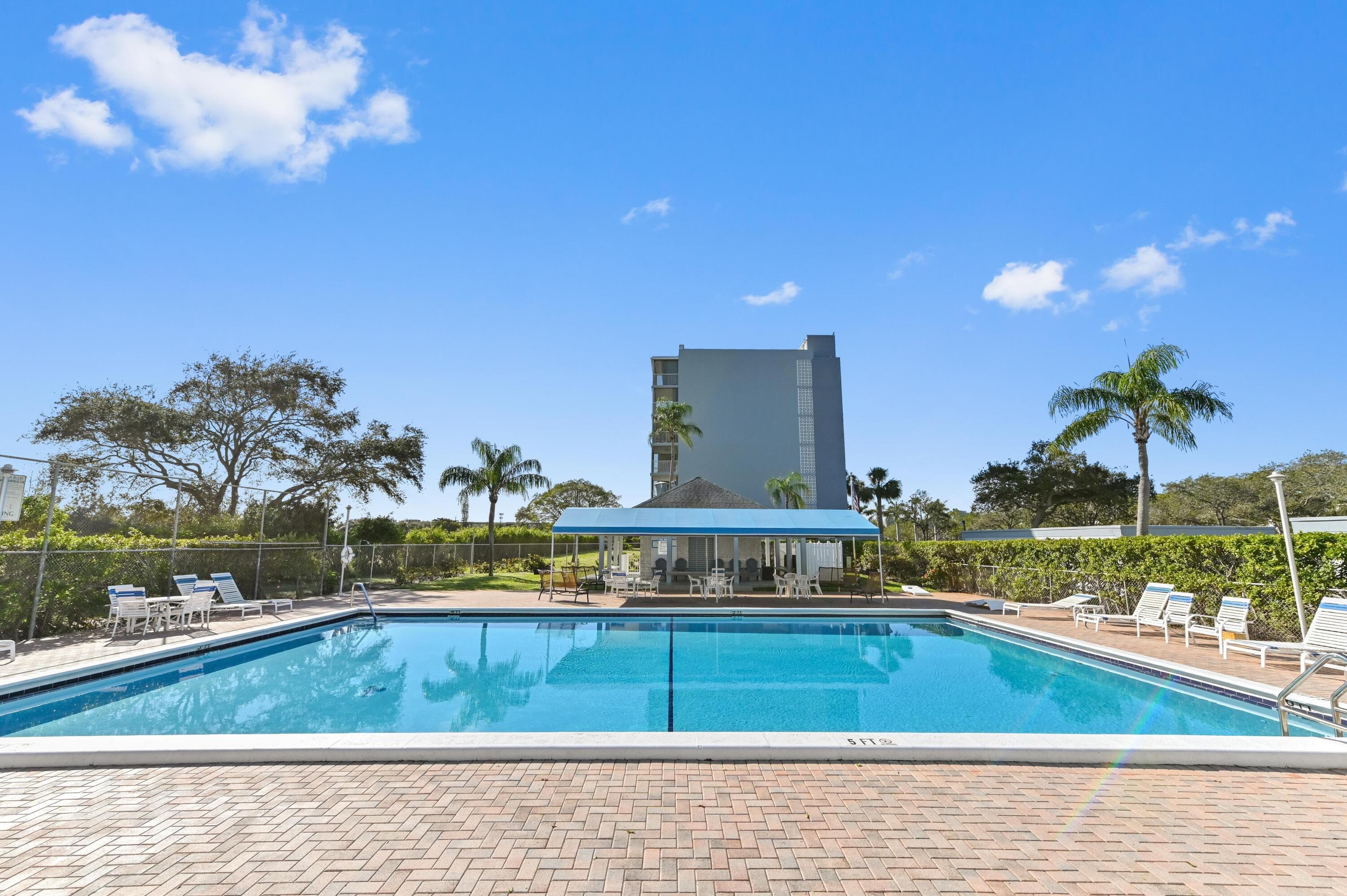 5700 NW 2nd Avenue 503, Boca Raton, FL 33487 — photo 2 of 37