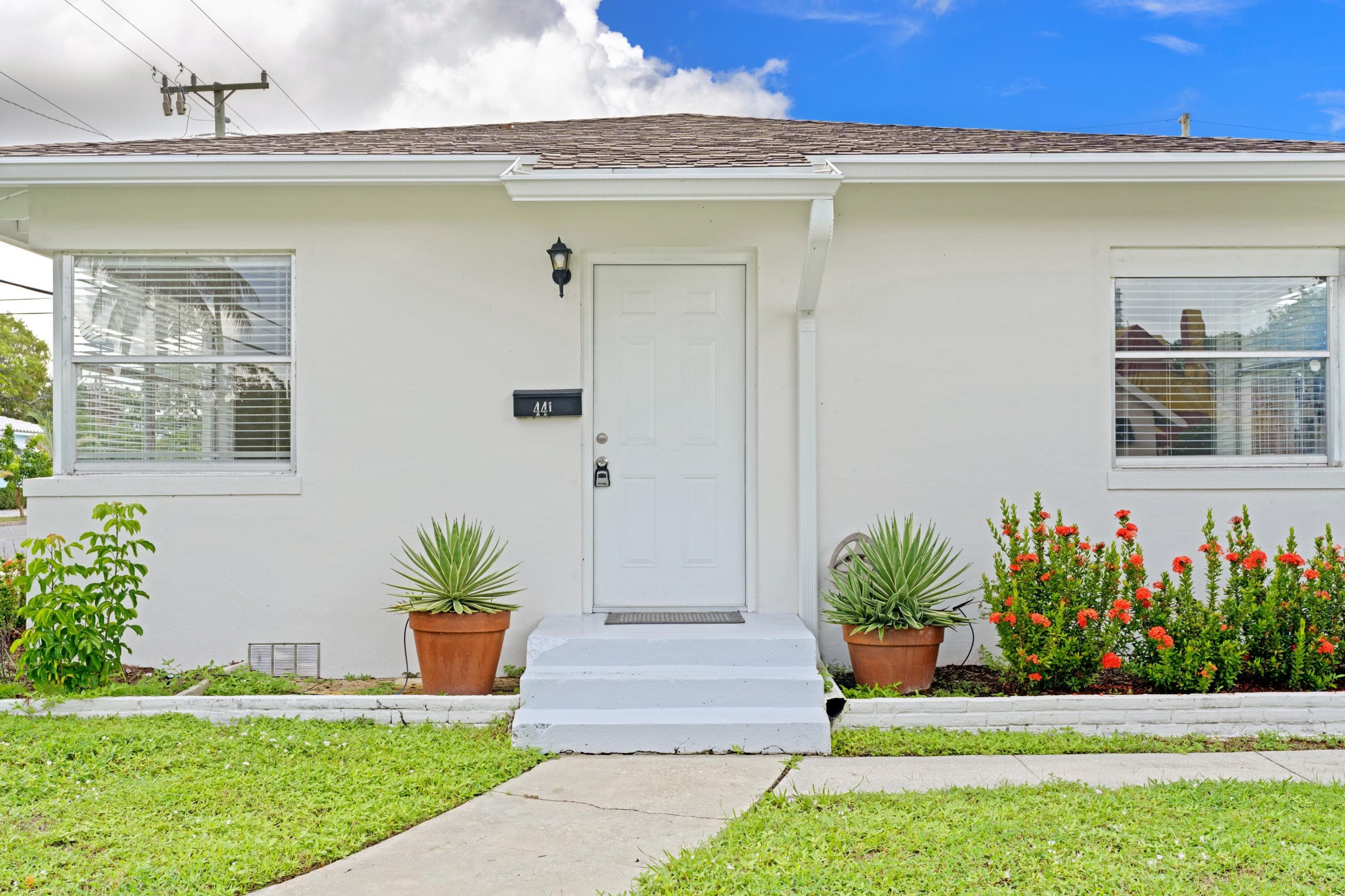 5208 Spruce Avenue B, West Palm Beach, FL 33407 — photo 1 of 13