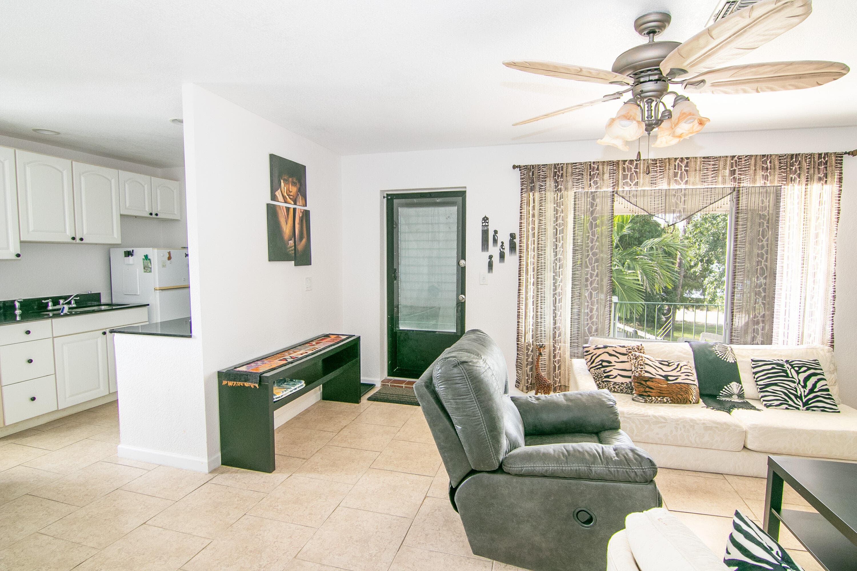 4056 Lake Osborne Drive 15, Lake Worth Beach, FL 33461 — photo 4 of 25