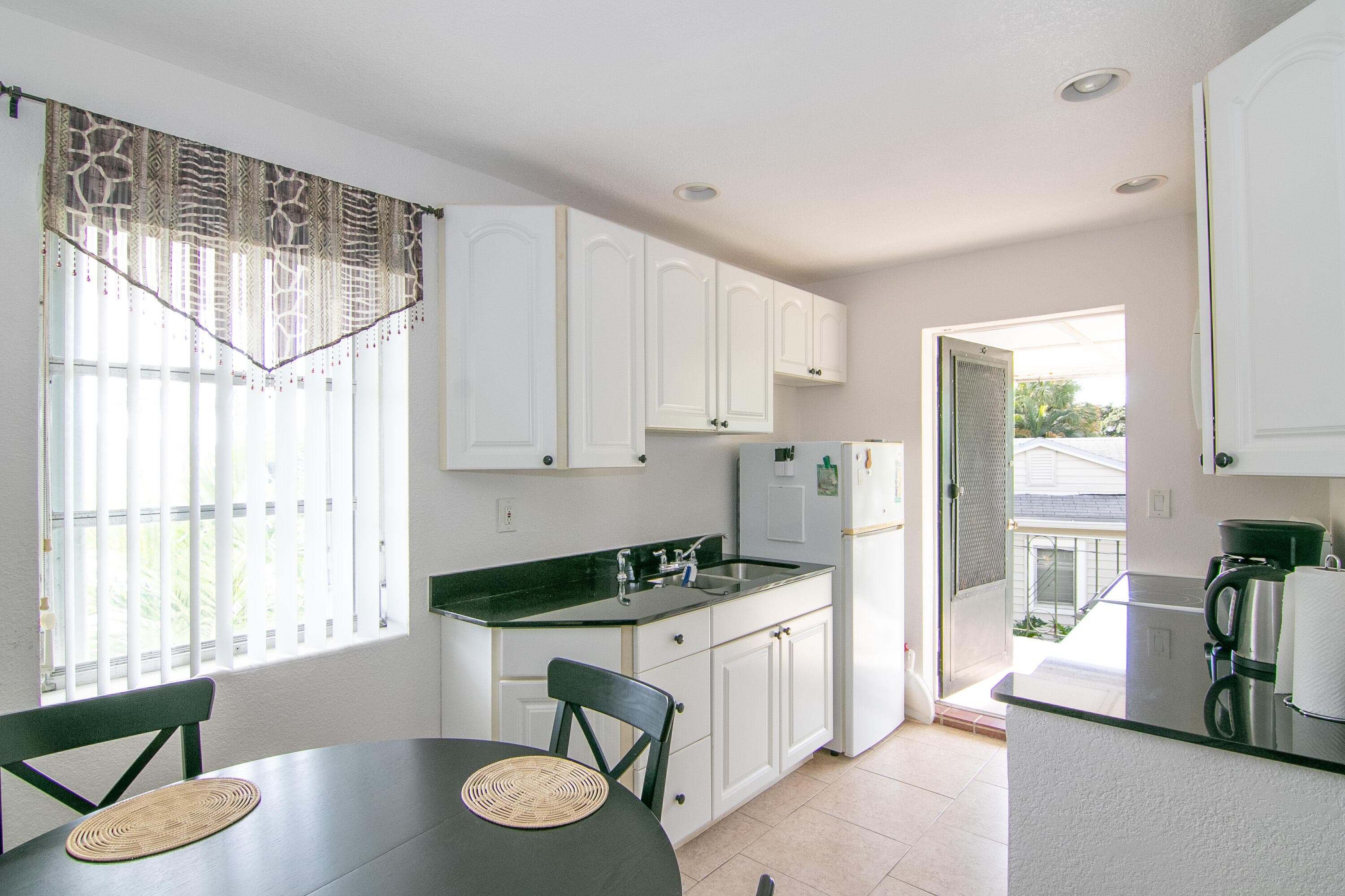 4056 Lake Osborne Drive 15, Lake Worth Beach, FL 33461 — photo 8 of 25