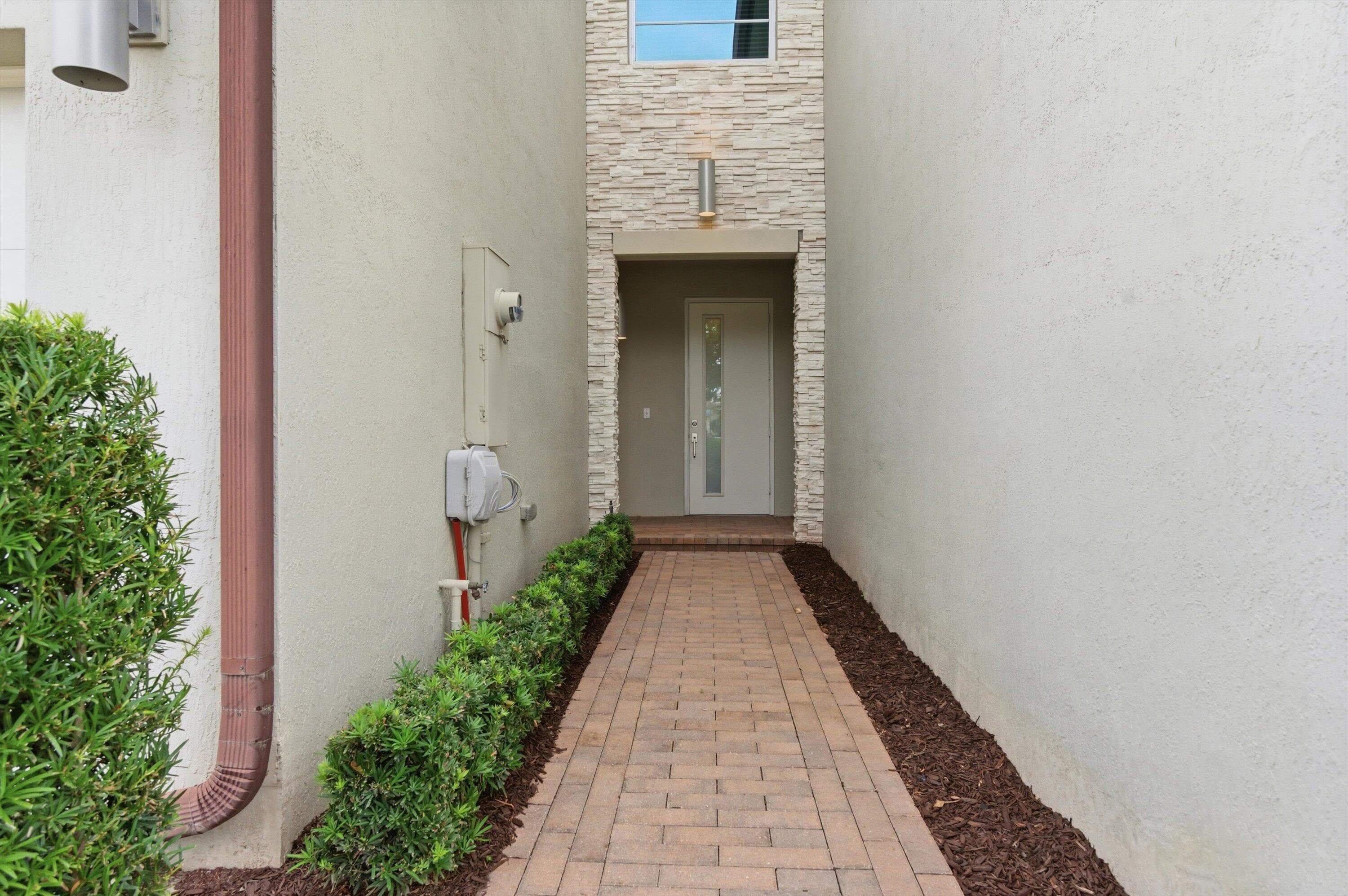 9059 Kingsmoor Way, Lake Worth, FL 33467 — photo 5 of 44